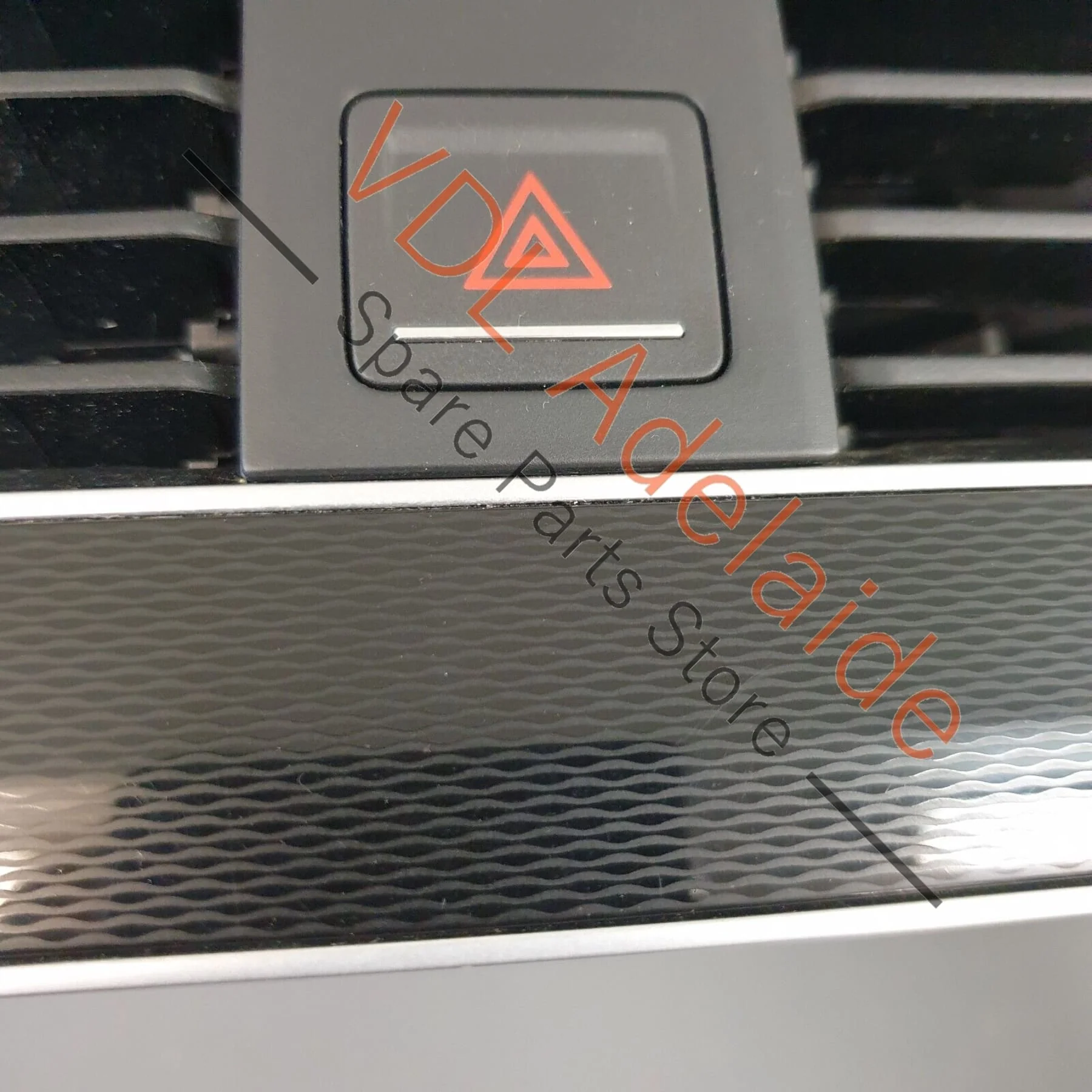 VW Golf GTi Mk7 Centre Dash Double Air Vent & Trim For RHD 5G2819728AG - Image 3
