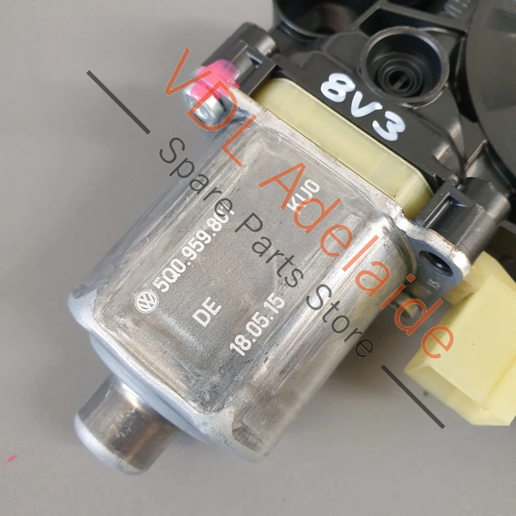 Audi RS3 8V Rear Left Window Regulator Motor 5Q0959801 - Image 3
