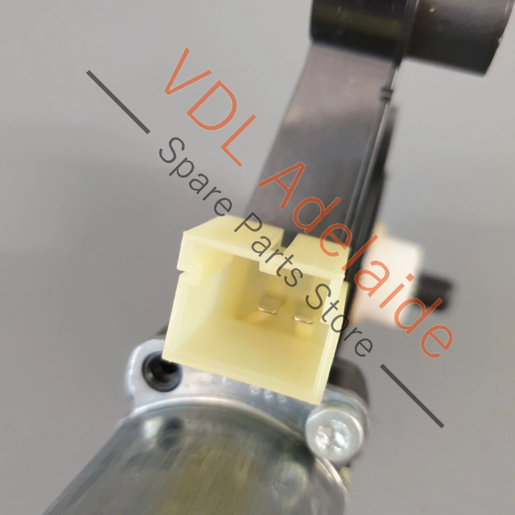 Audi RS3 8V Rear Left Window Regulator Motor 5Q0959801 - Image 6