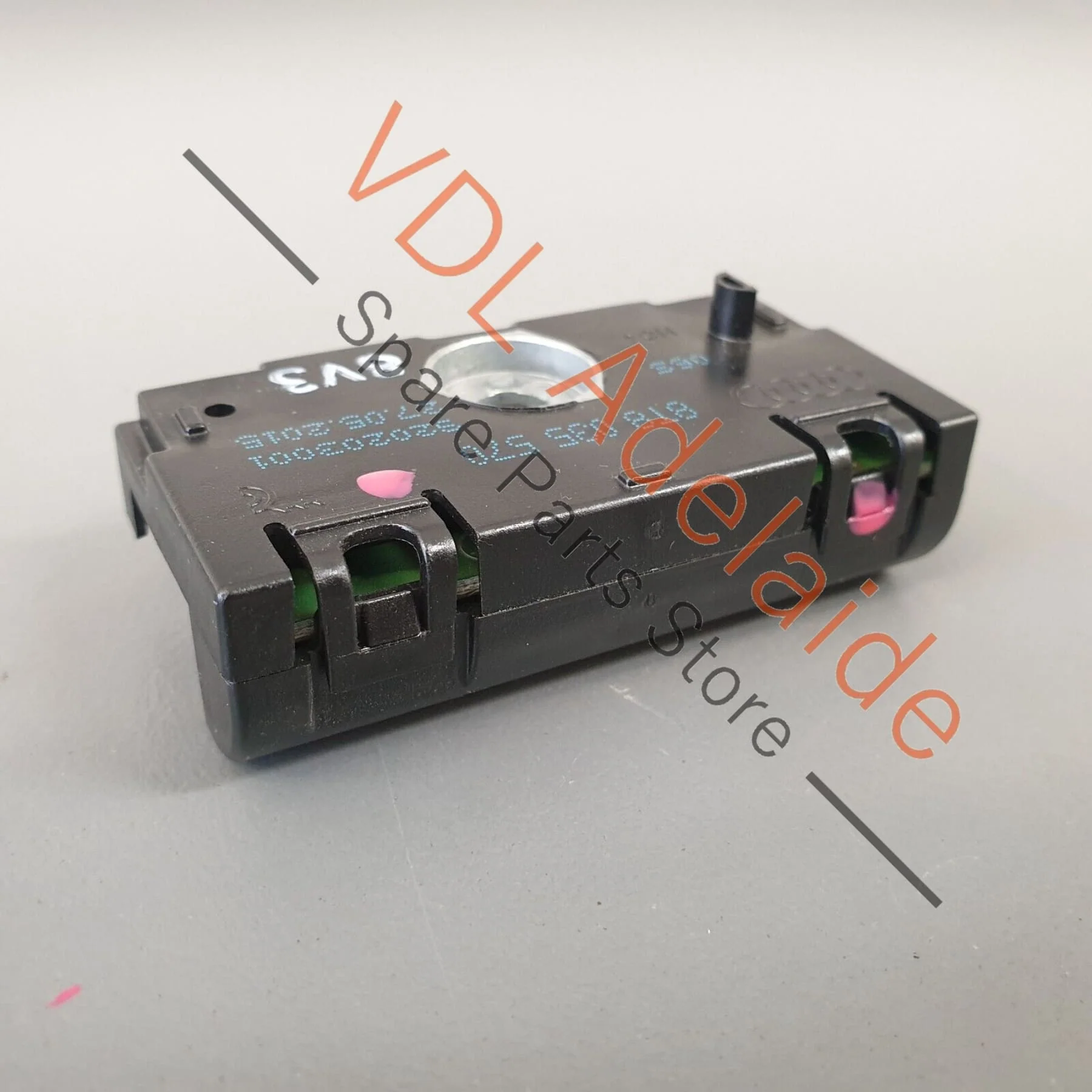 Audi RS3 8V Aerial Amplifier Radio Noise Disturbance Suppressor 8T8035570 - Image 3