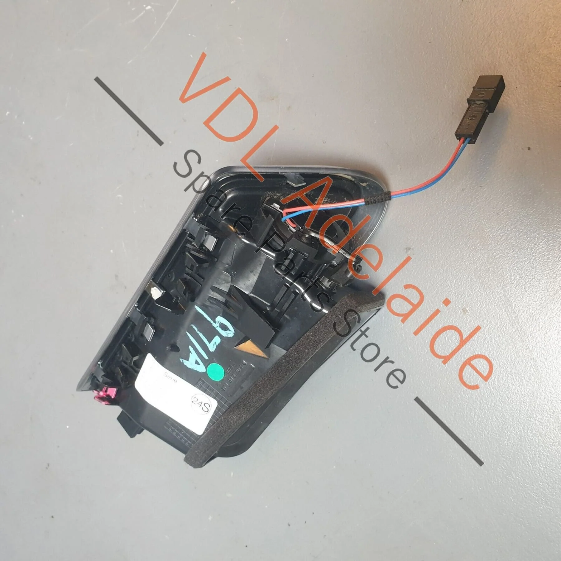 Porsche Panamera Turbo 971 B Pillar Rear Left Passenger AIr AC Vent - Image 3
