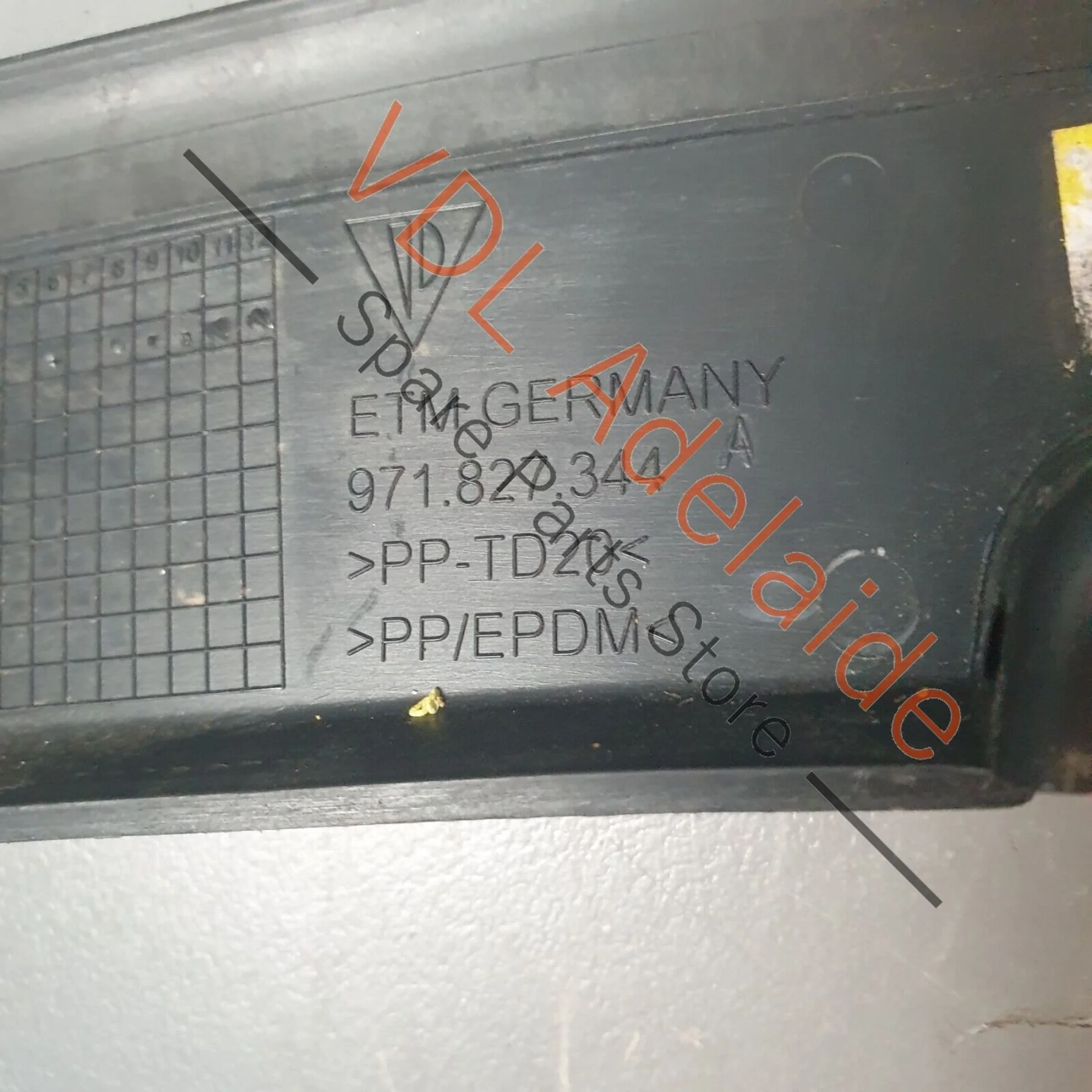 Porsche Panamera Turbo 971 Rear Lid Boot Spoiler Centre Trim 971827344 - Image 5