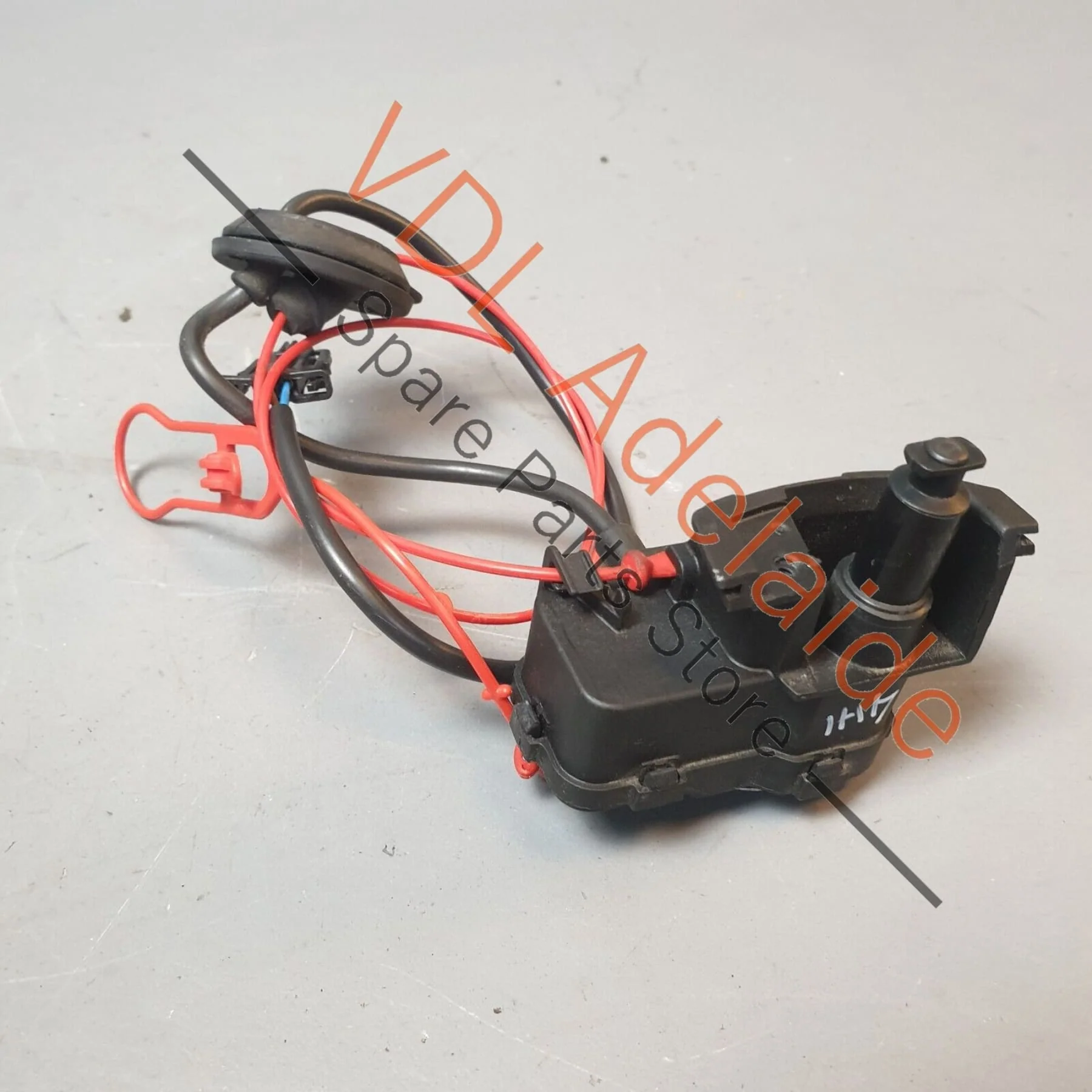 Audi A8 4H Petrol Gas Fuel Filler Flap Door Release Actuator 4H0810773C - Image 3