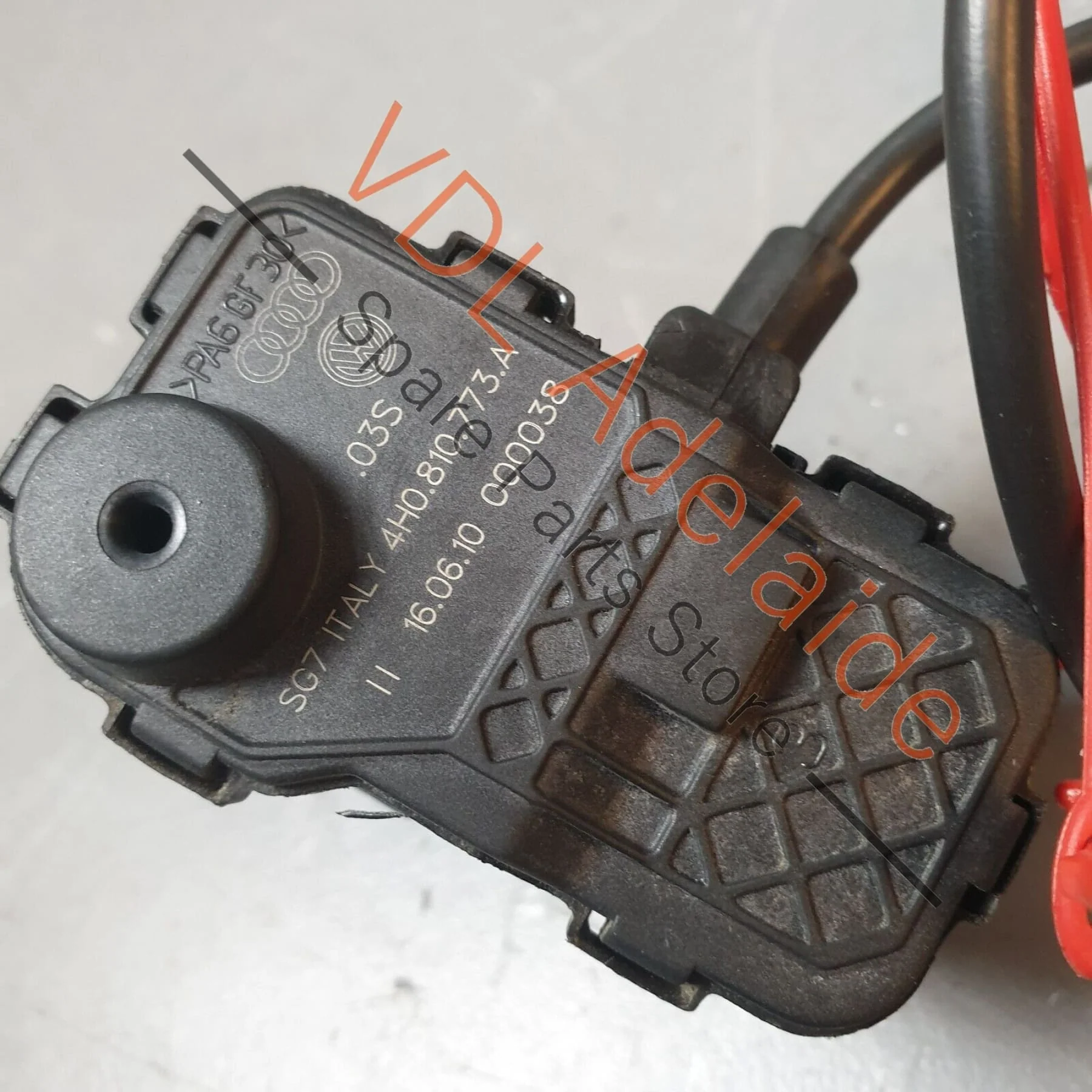 Audi A8 4H Petrol Gas Fuel Filler Flap Door Release Actuator 4H0810773C - Image 4