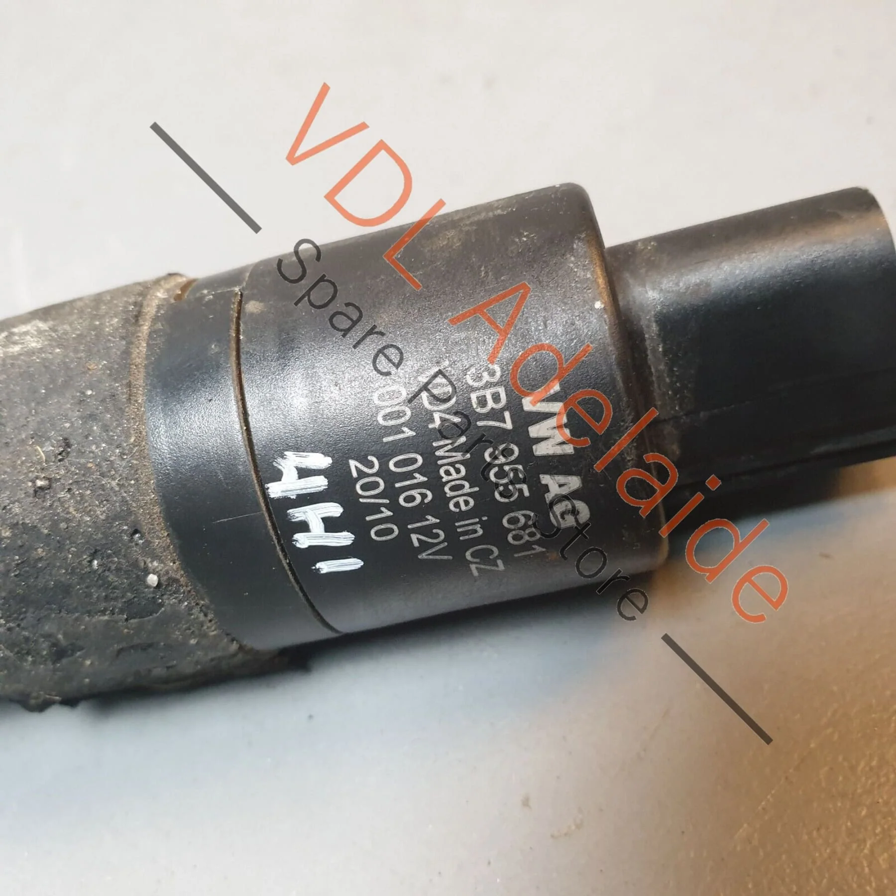 Genuine VW Audi Windscreen Washer Pump Motor Single Outlet Type 3B7955681 - Image 3
