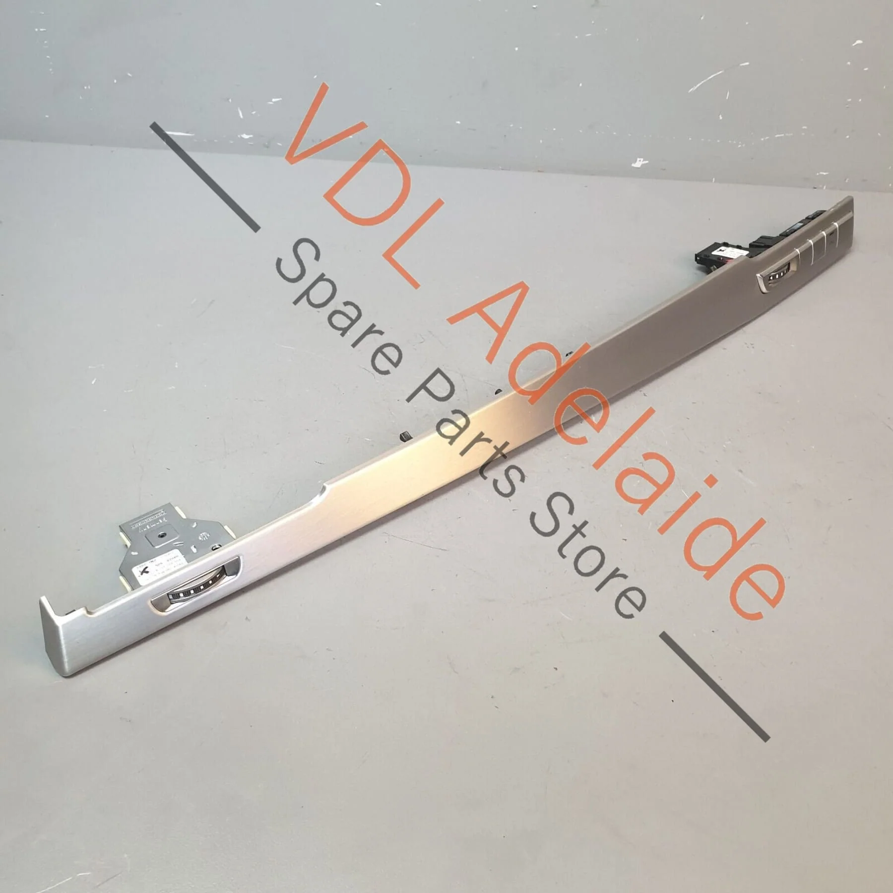 Audi A8 4H Aluminium Passenger Dash Panel Trim for RHD above Glovebox 4H2853173F - Image 5