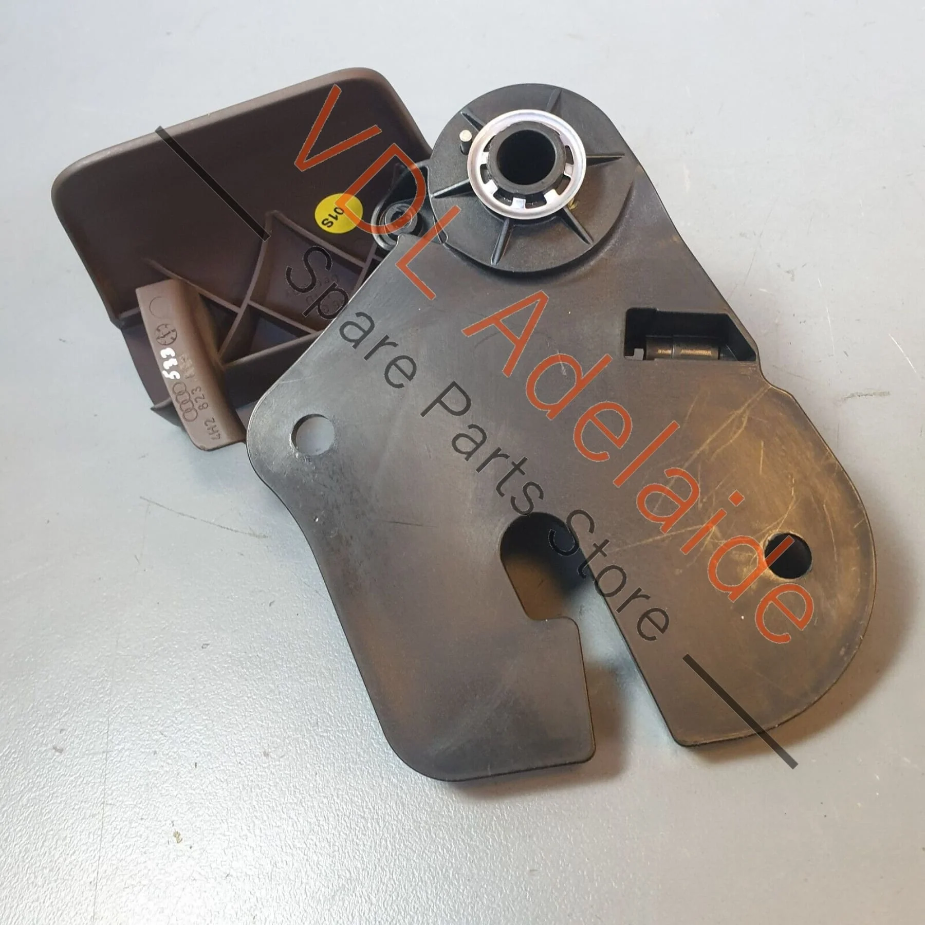 Audi A8 4H Bonnet Release Handle Grip Pull 4H2823533 DF3 - Image 4