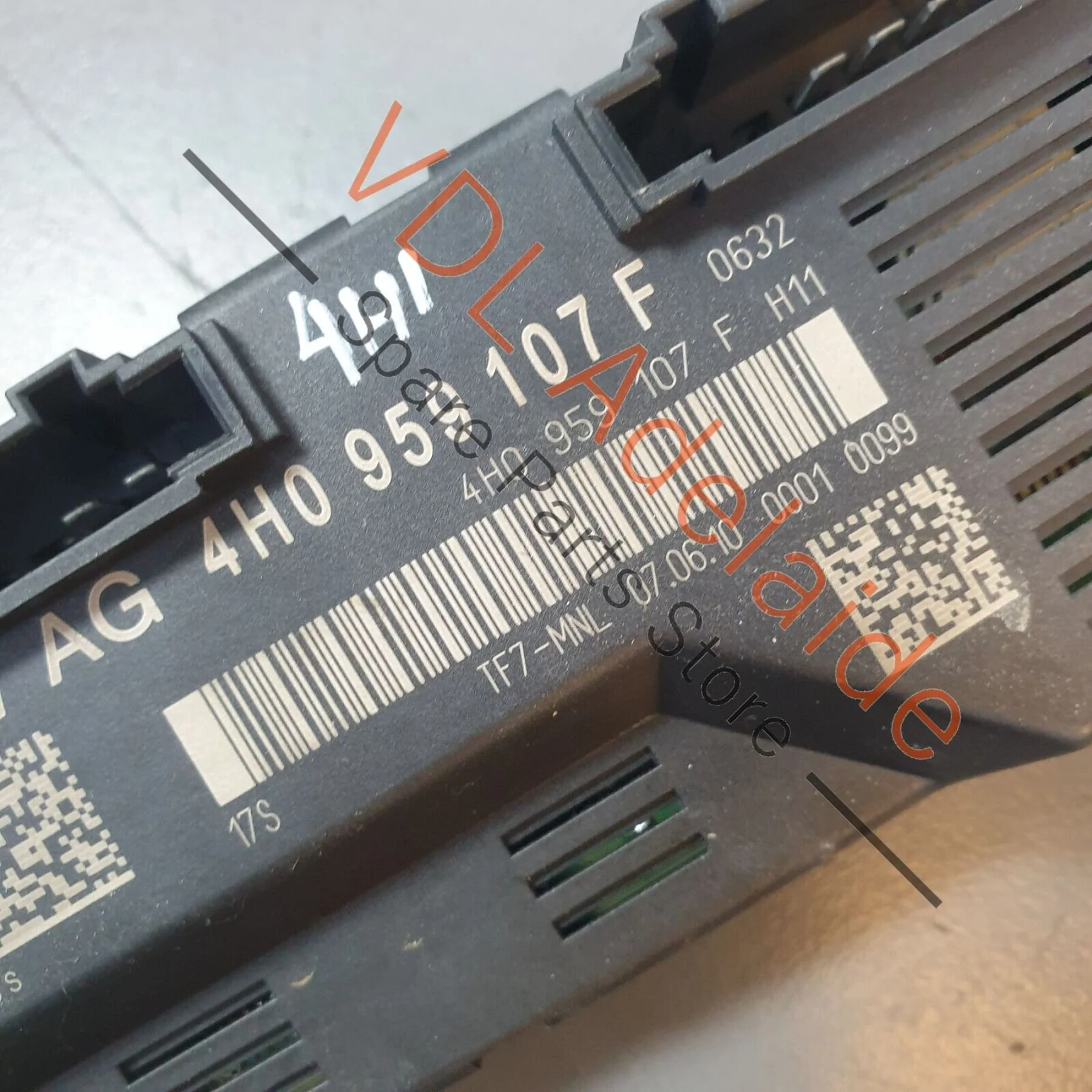 Audi A8 4H Automatic Opening & Closing Rear Tailgate Boot Control Unit 4H0959107F - Image 3