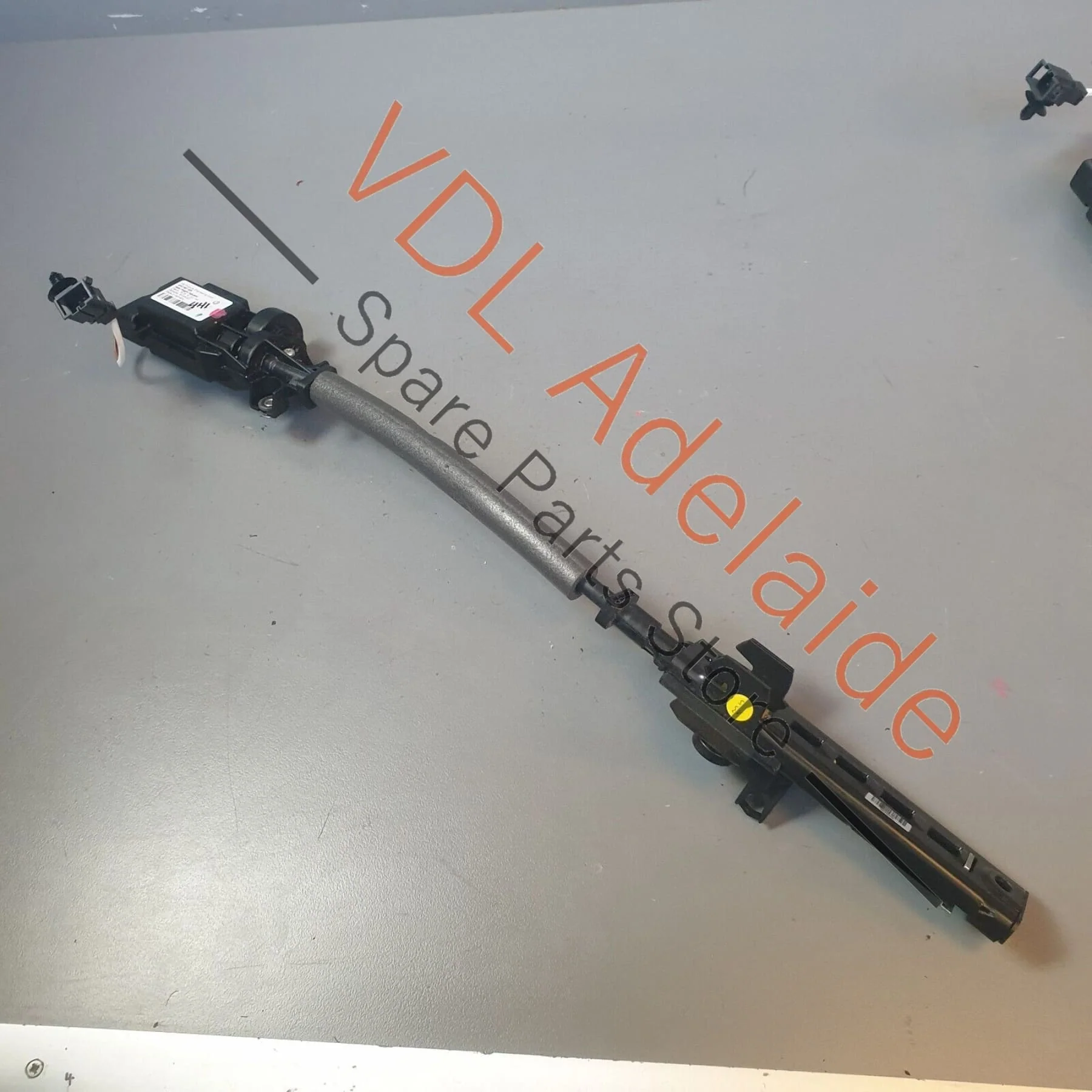 Audi A8 4H Front Seatbelt Height Adjustment Motor 4H0857833 - Image 4