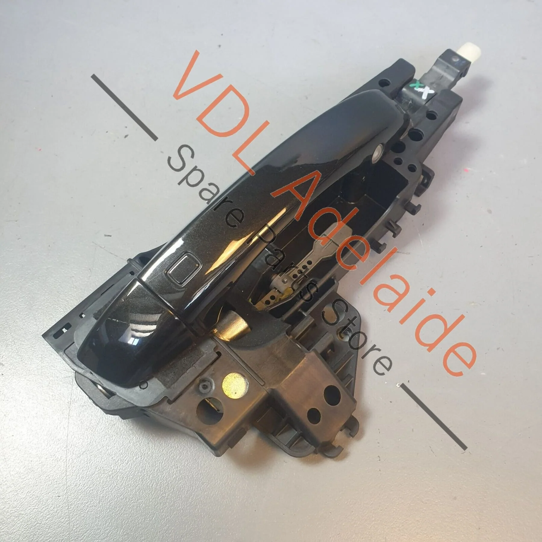 Audi A8 4H Right Side Passenger Door Handle and Mounting Bar 4H0837206B - Image 2