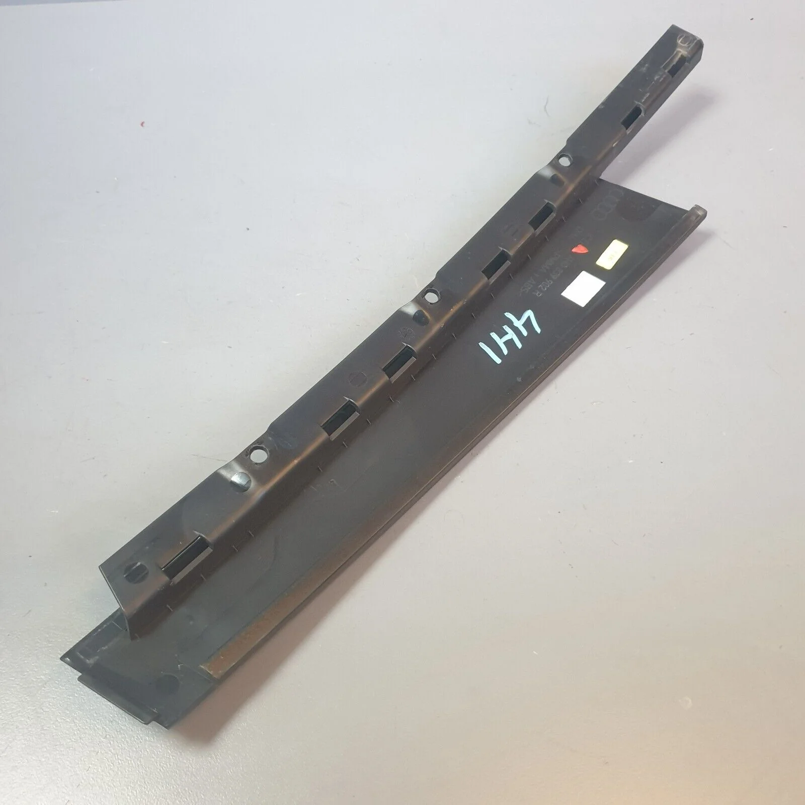 Audi A8 4H Right Rear Door B Pillar Trim Moulding Gloss Black 4H0839902B 5FQ - Image 7