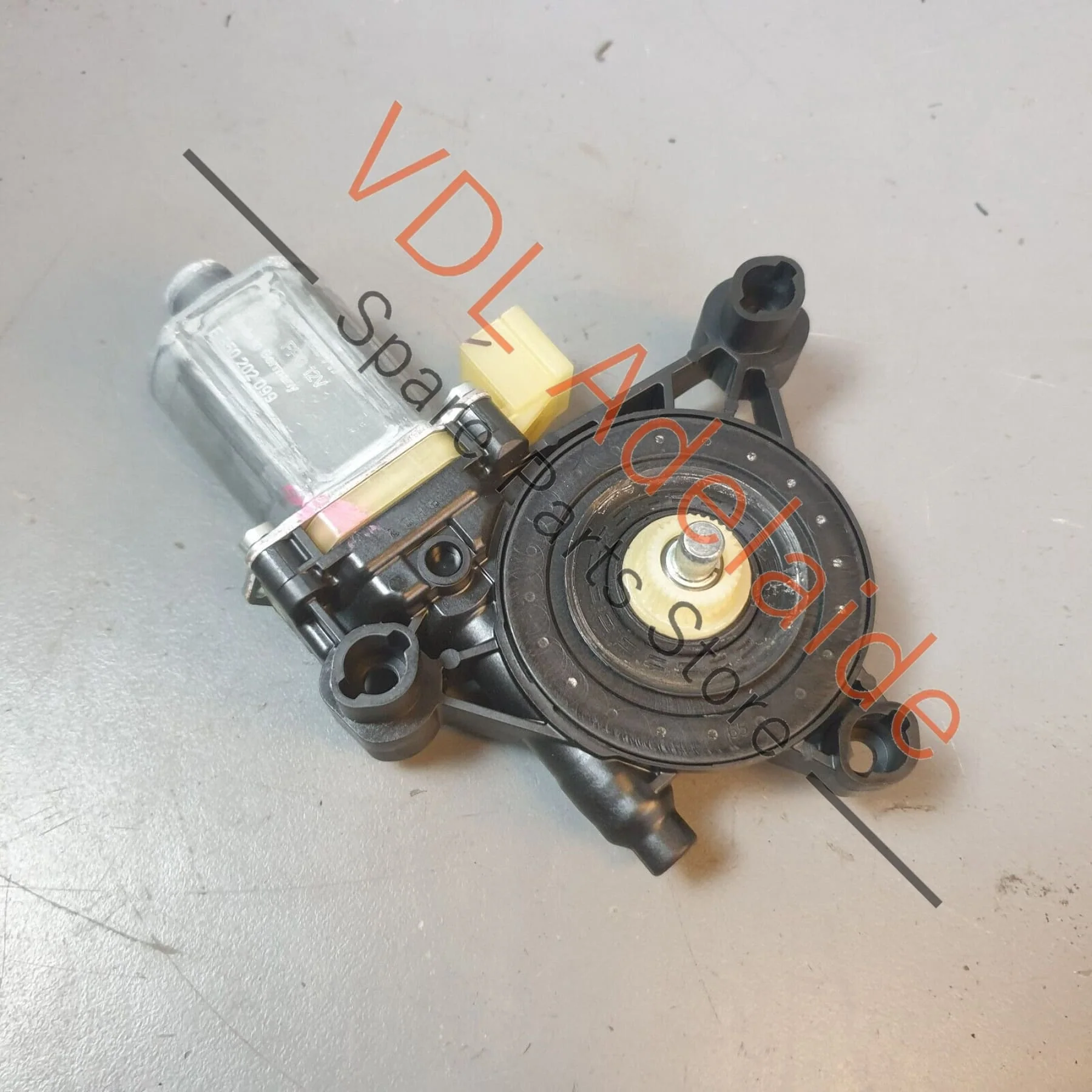 Audi S3 8V.5 Front Right Power Window Regulator Motor 5Q0959801B - Image 6