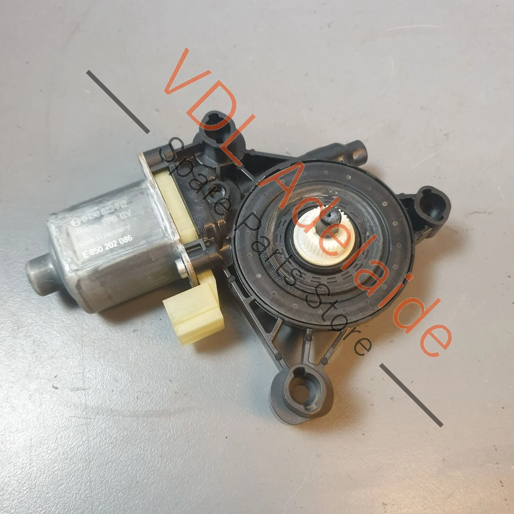 Audi S3 8V.5 Rear Right Power Window Regulator Motor 5Q0959802 - Image 6