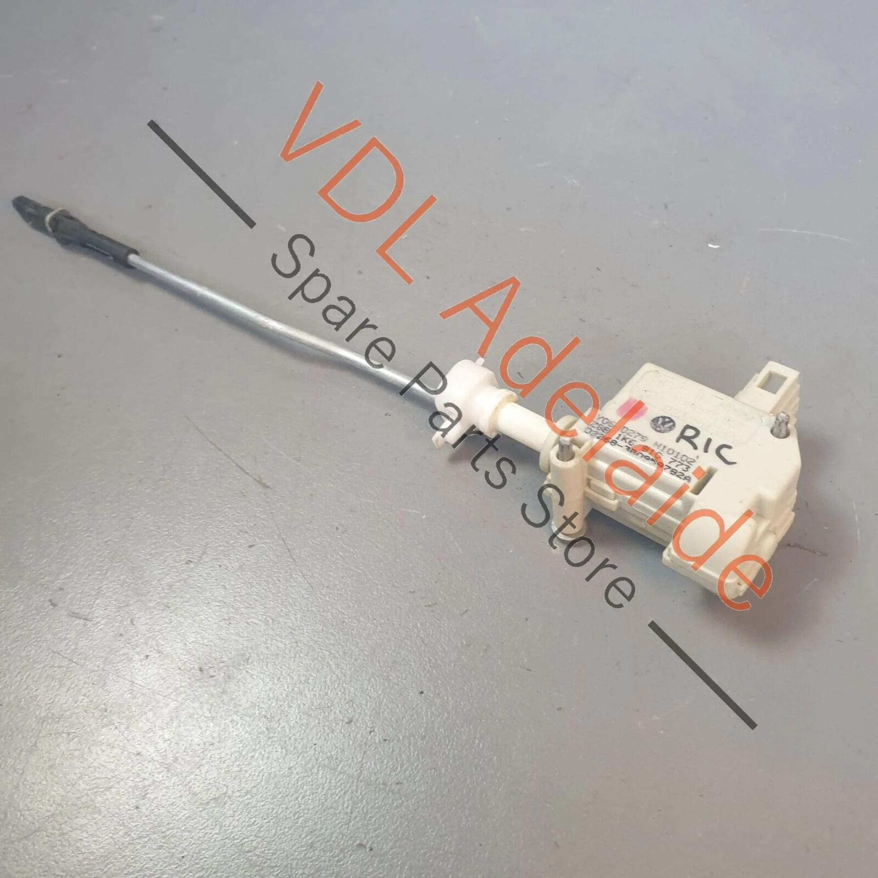 VW Golf MK5 R32 Fuel Door Release Motor Mechanism Solenoid 1K6810773
