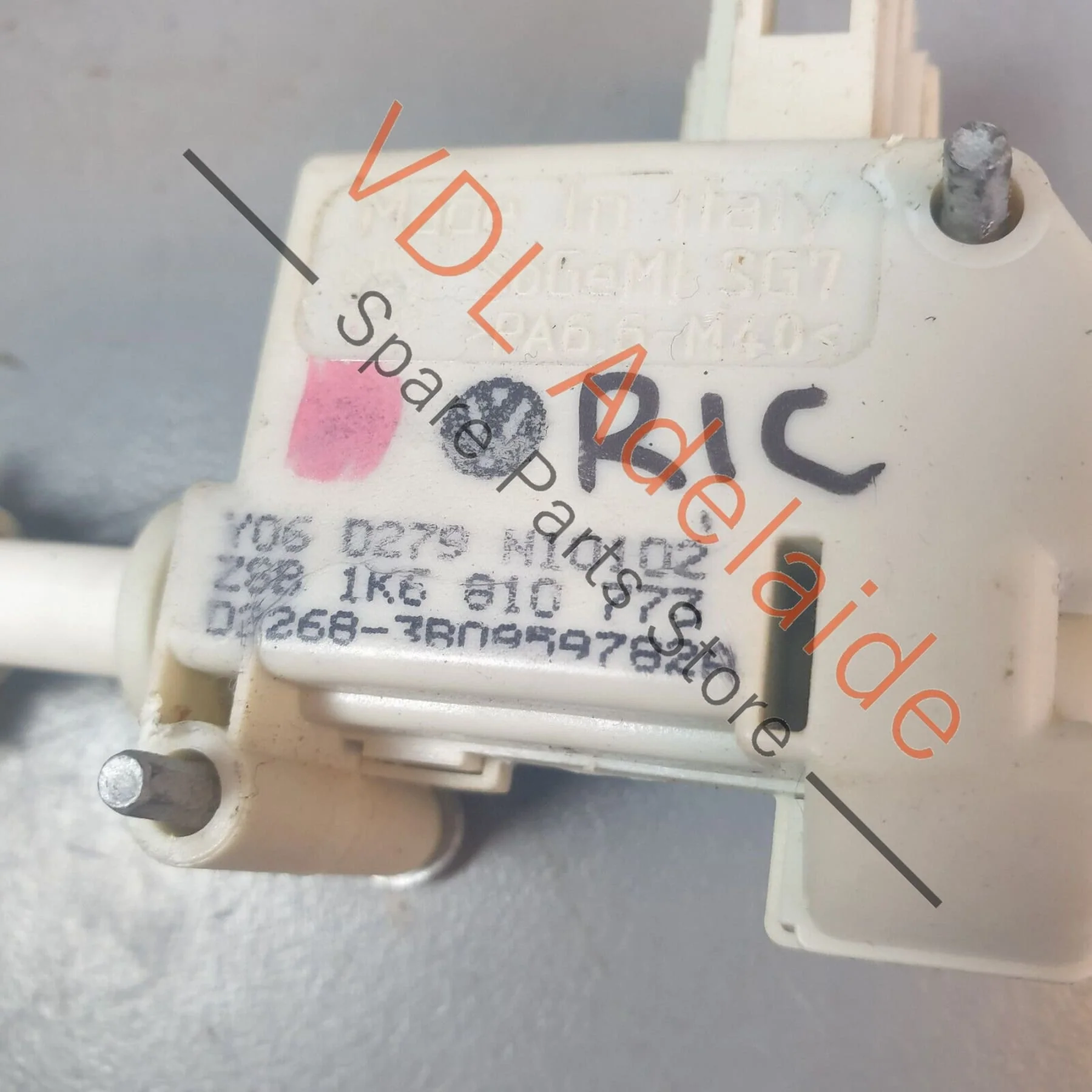 VW Golf MK5 R32 Fuel Door Release Motor Mechanism Solenoid 1K6810773 - Image 6