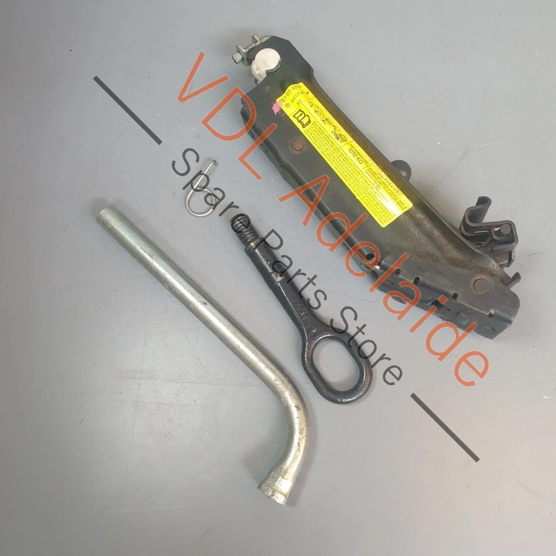 VW Golf MK6 MK5 GTi R32 Emergency Flat Tyre Jack Spanner Wheel Wrench Tool Kit
