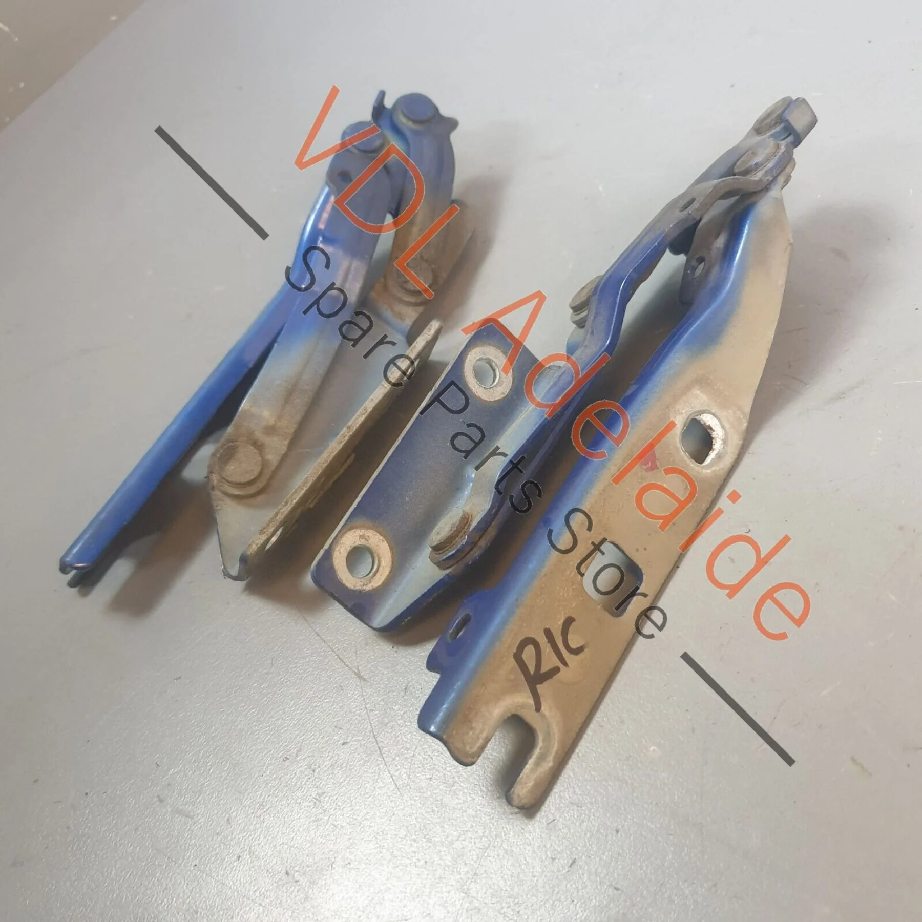VW Golf MK5 TSI TDI GTI R32 Pair of Bonnet Hinges Hinge Left & Right - Image 3