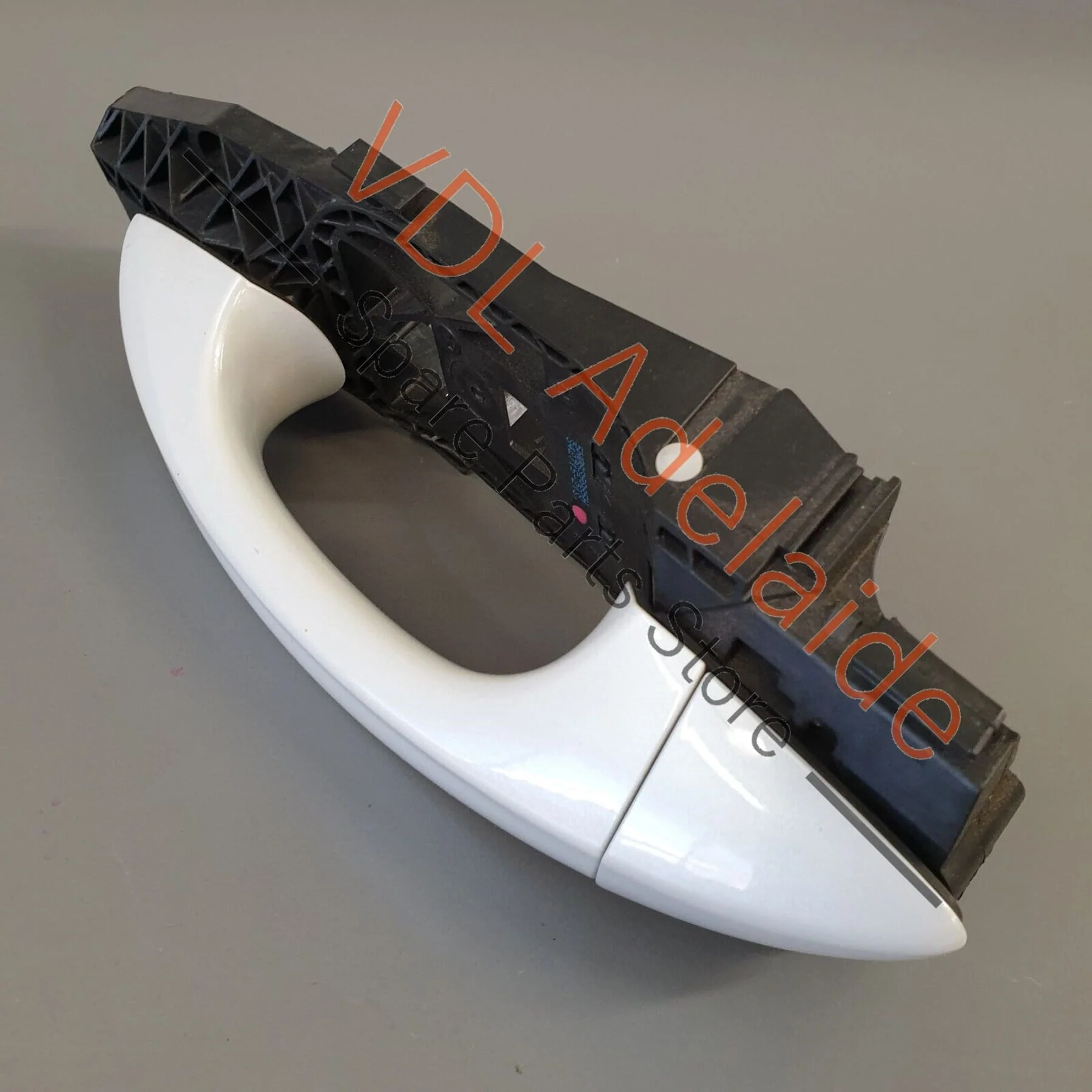 VW Golf R MK7 Rear Left Exterior Door Handle Oryxweiss Perleffekt 0K1 - Image 2