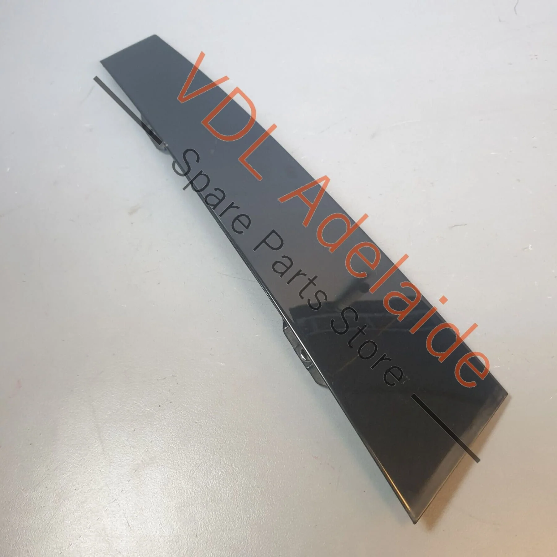VW Golf MK5 R32 Left Side B Pillar Exterior Door Frame Moulding for 2dr Models - Image 4