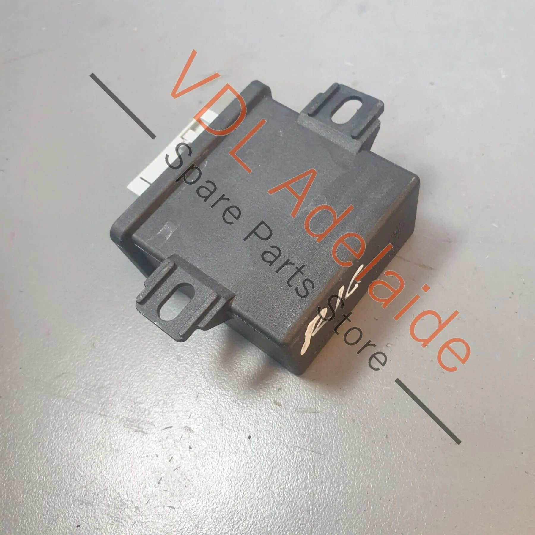 VW Golf MK5 R32 Cornering Headlight Range Control Module 1T0907357 - Image 3