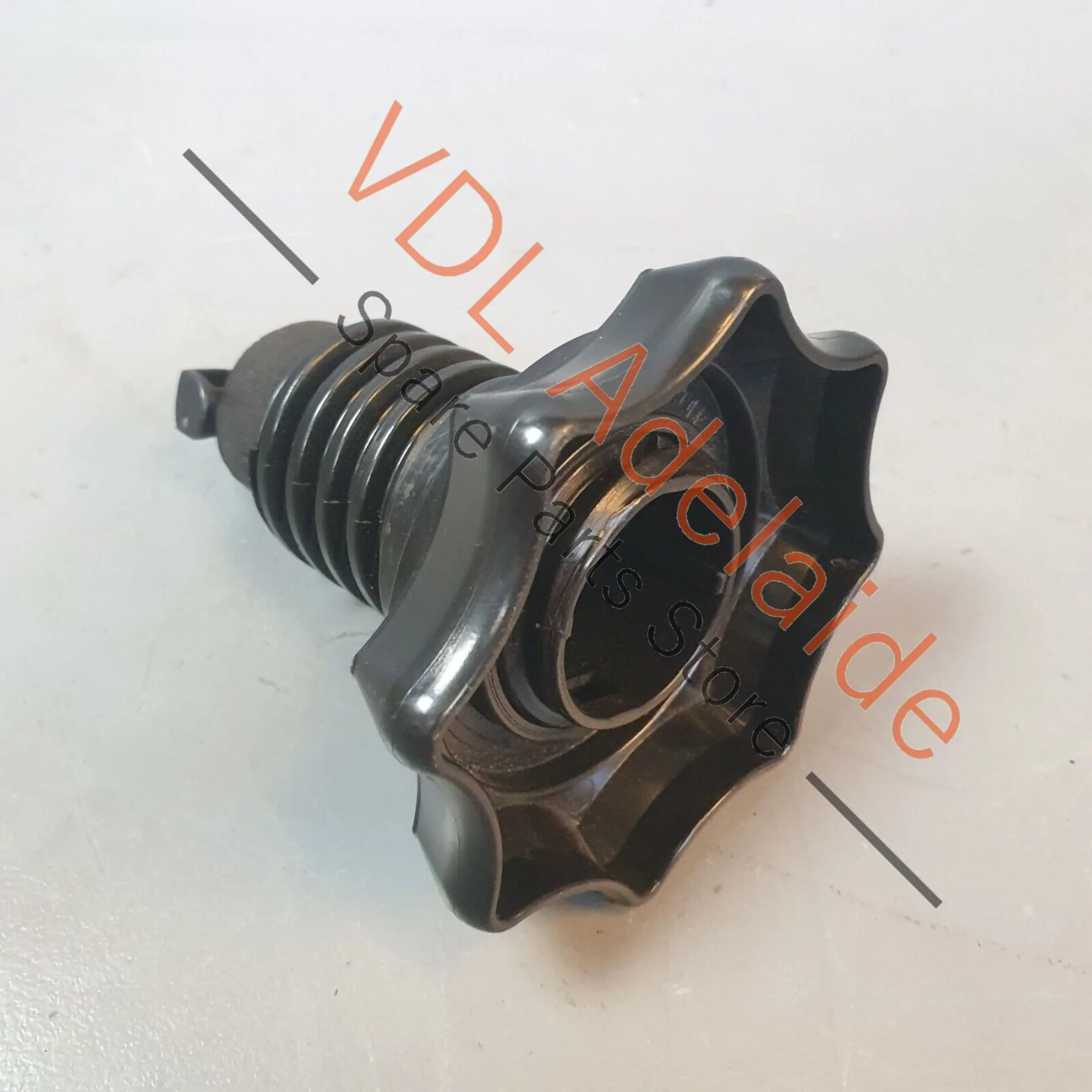 VW Golf MK5 R32 MK6 Spare Wheel Retaining Nut for Space Saver
