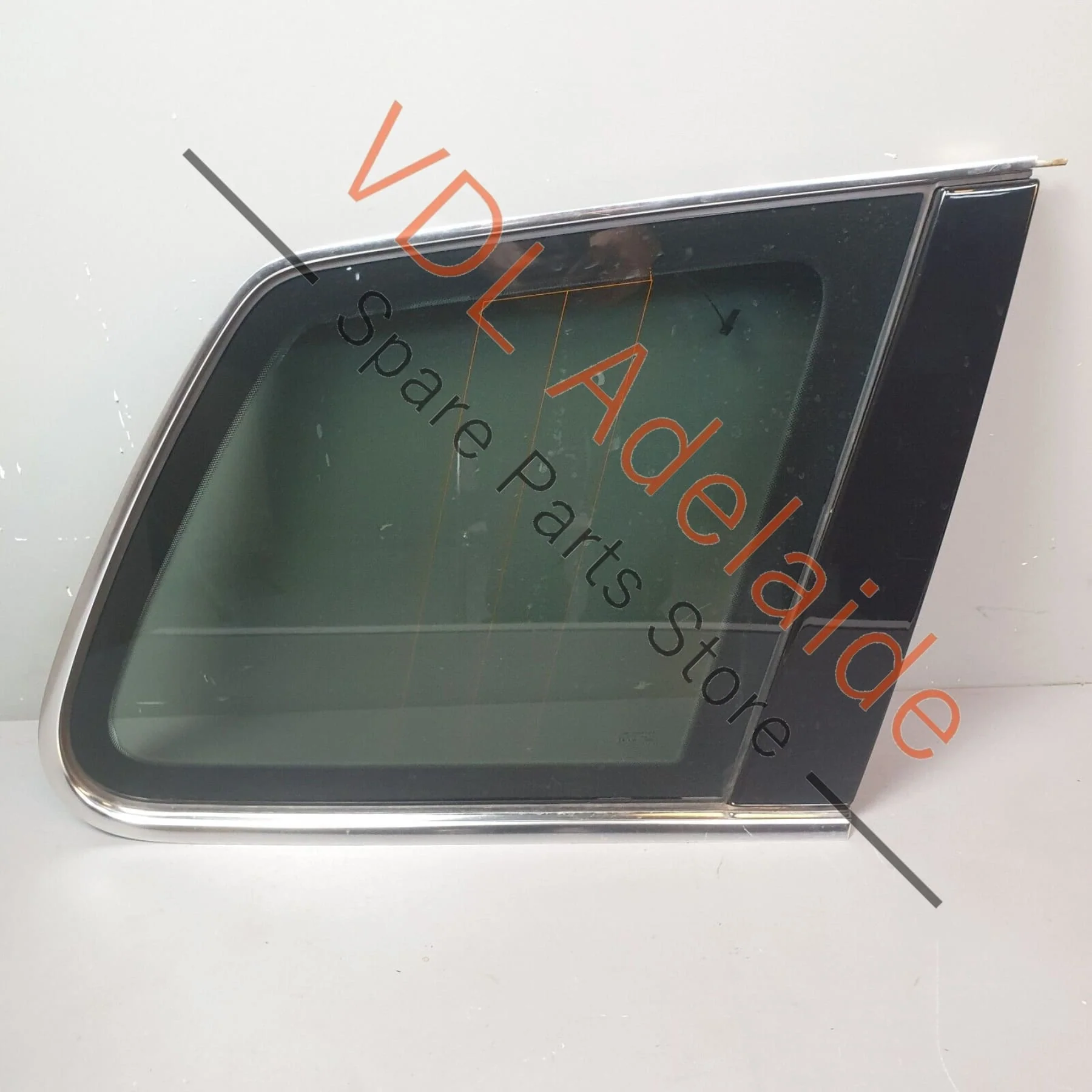 VW Touareg V10 7L Rear Right Side Quarter Glass Window 7L6845298FR
