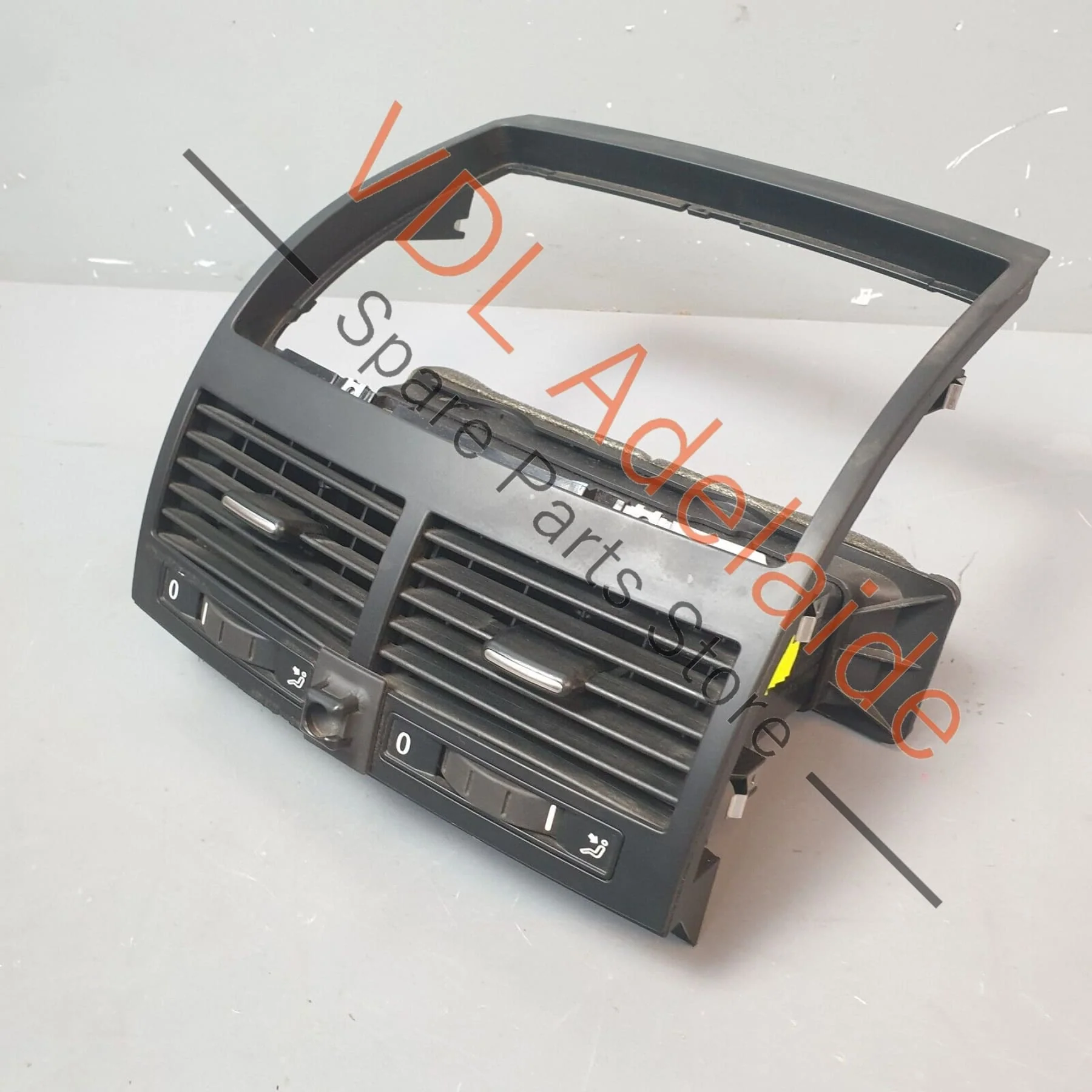VW Touareg V10 7L Centre Dash AC Air Vent 7L6819727AH