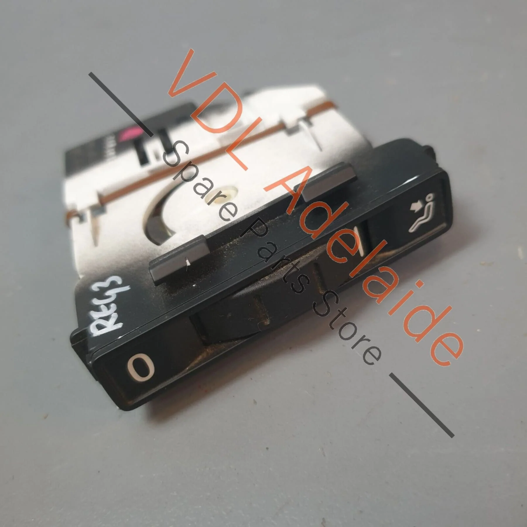 VW Touareg V10 7L Right Side Air Conditioning Vent Switch Scroll Button - Image 4