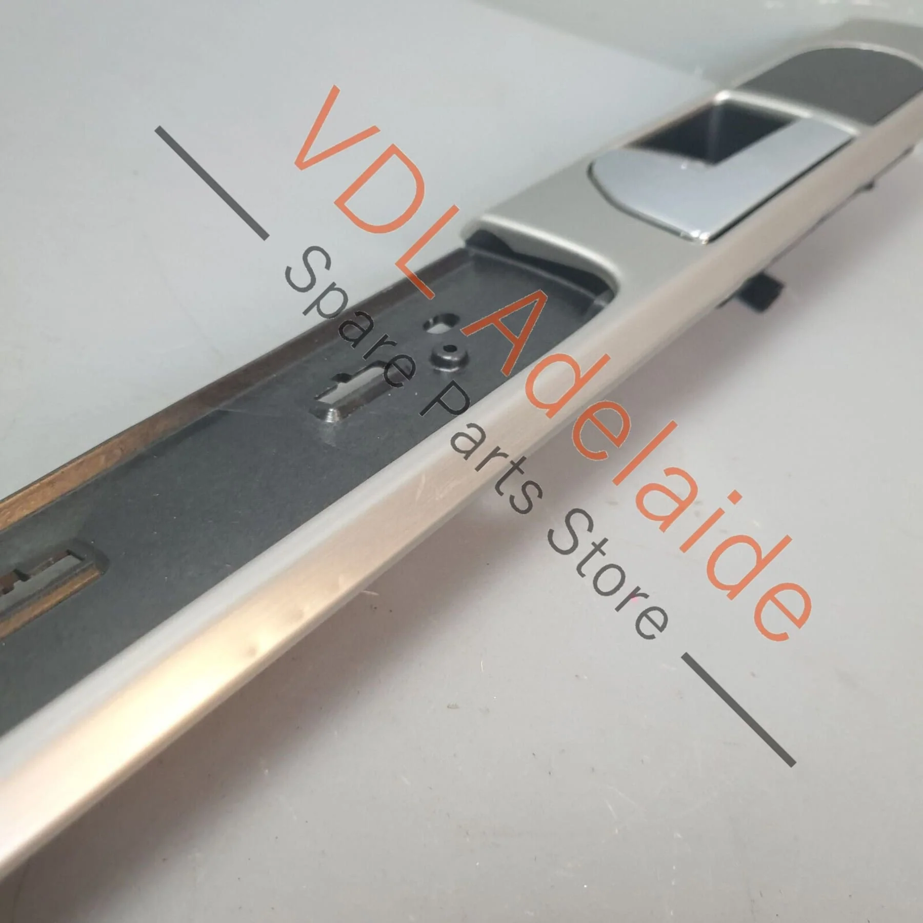 VW Touareg V10 7L Rear Left Door Trim Insert Brushed Aluminium 7L6868085F - Image 7