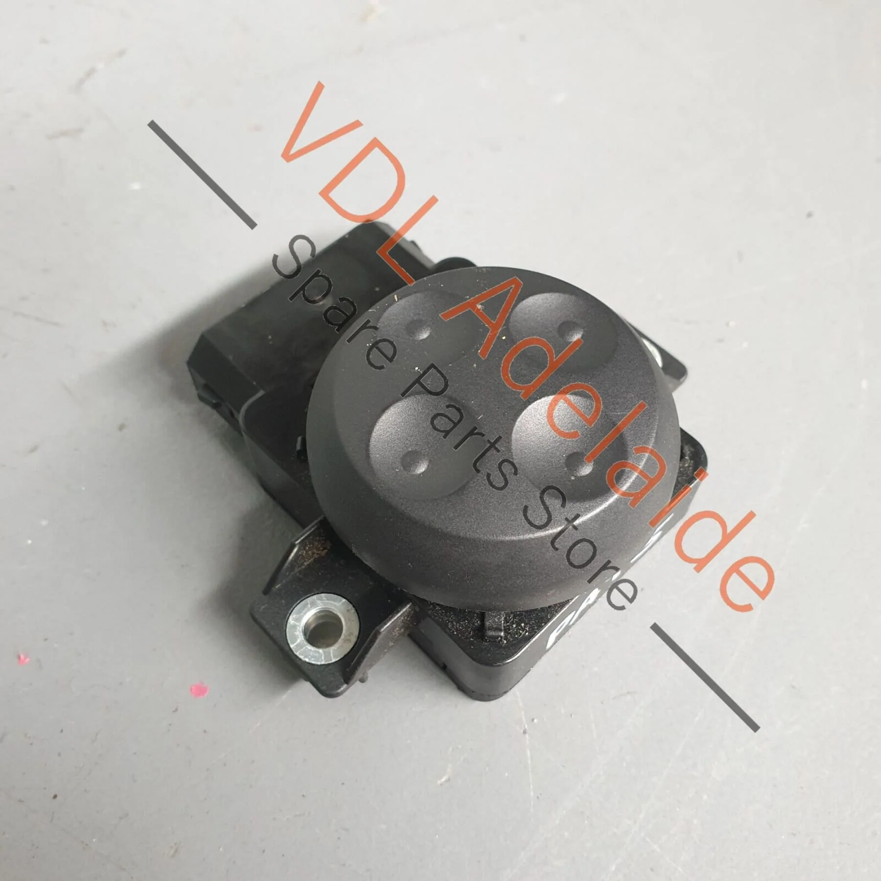 VW R36 Passat 3C B6 OEM Front Electric Seat Lumbar Support Switch 8E0959777B