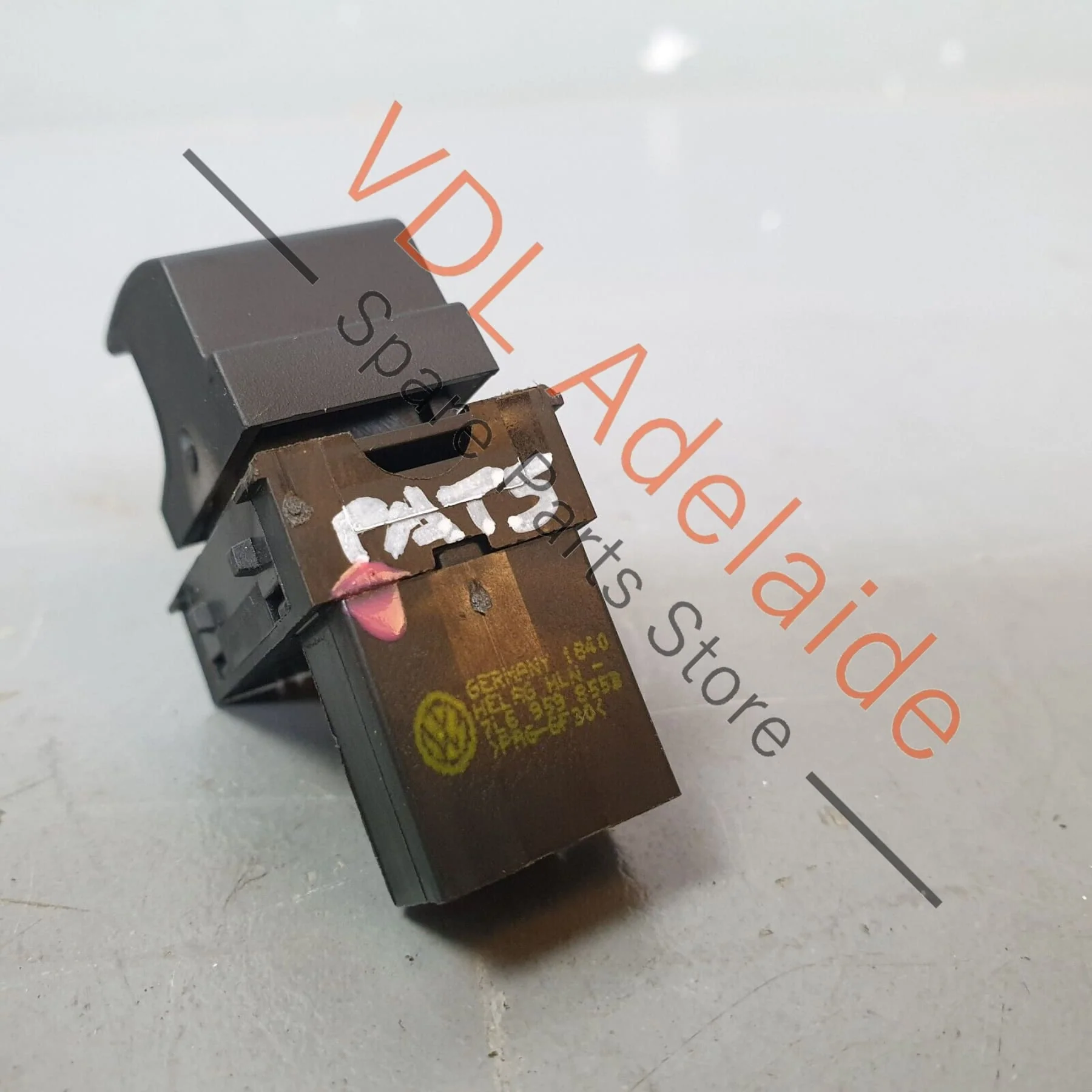 VW R36 Passat 3C B6 Switch for Electric Window Regulator 7L6959855B 3-PIN - Image 2
