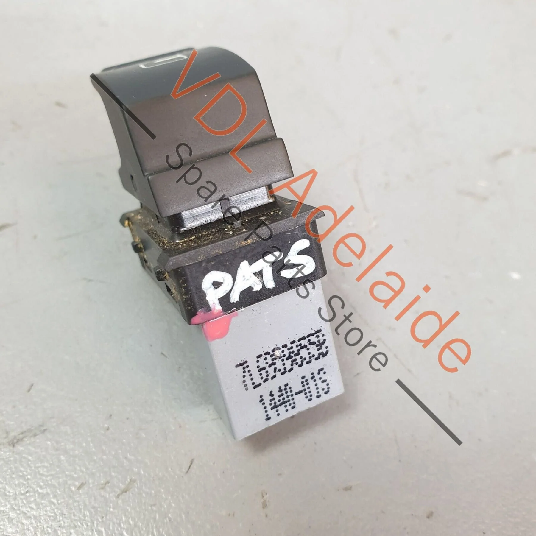 VW R36 Passat 3C B6 Switch for Electric Window Regulator 7L6959855B 4-PIN - Image 6