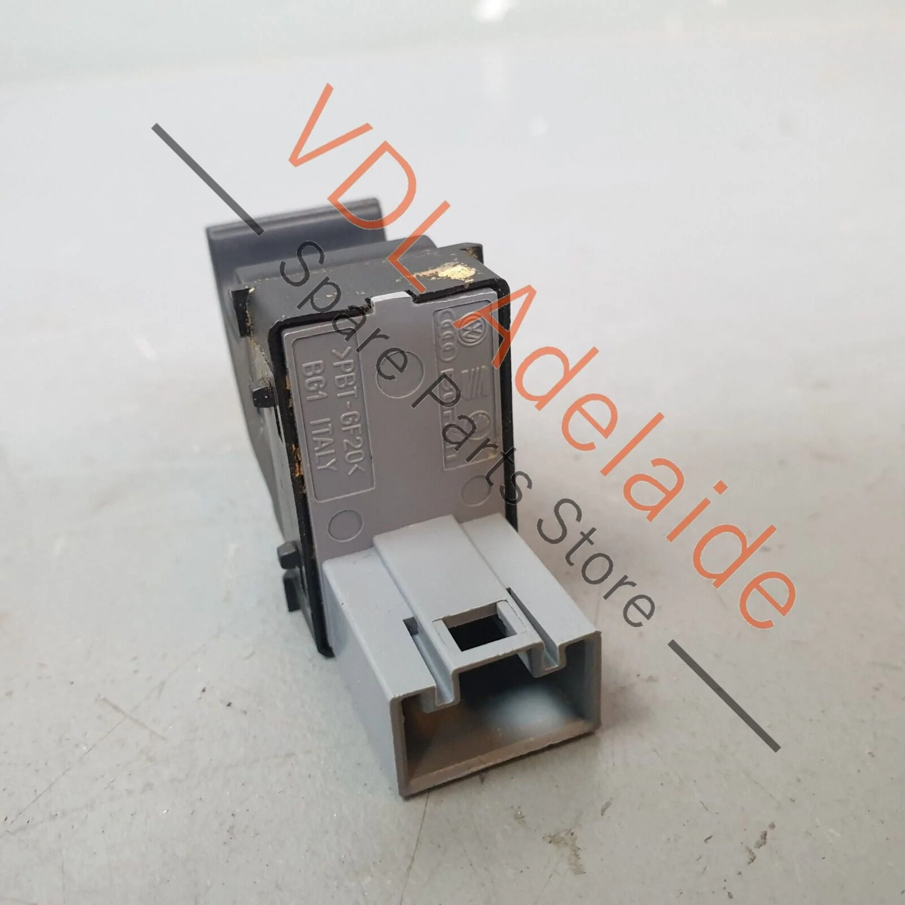 VW R36 Passat 3C B6 Switch for Electric Window Regulator 7L6959855B 4-PIN - Image 8