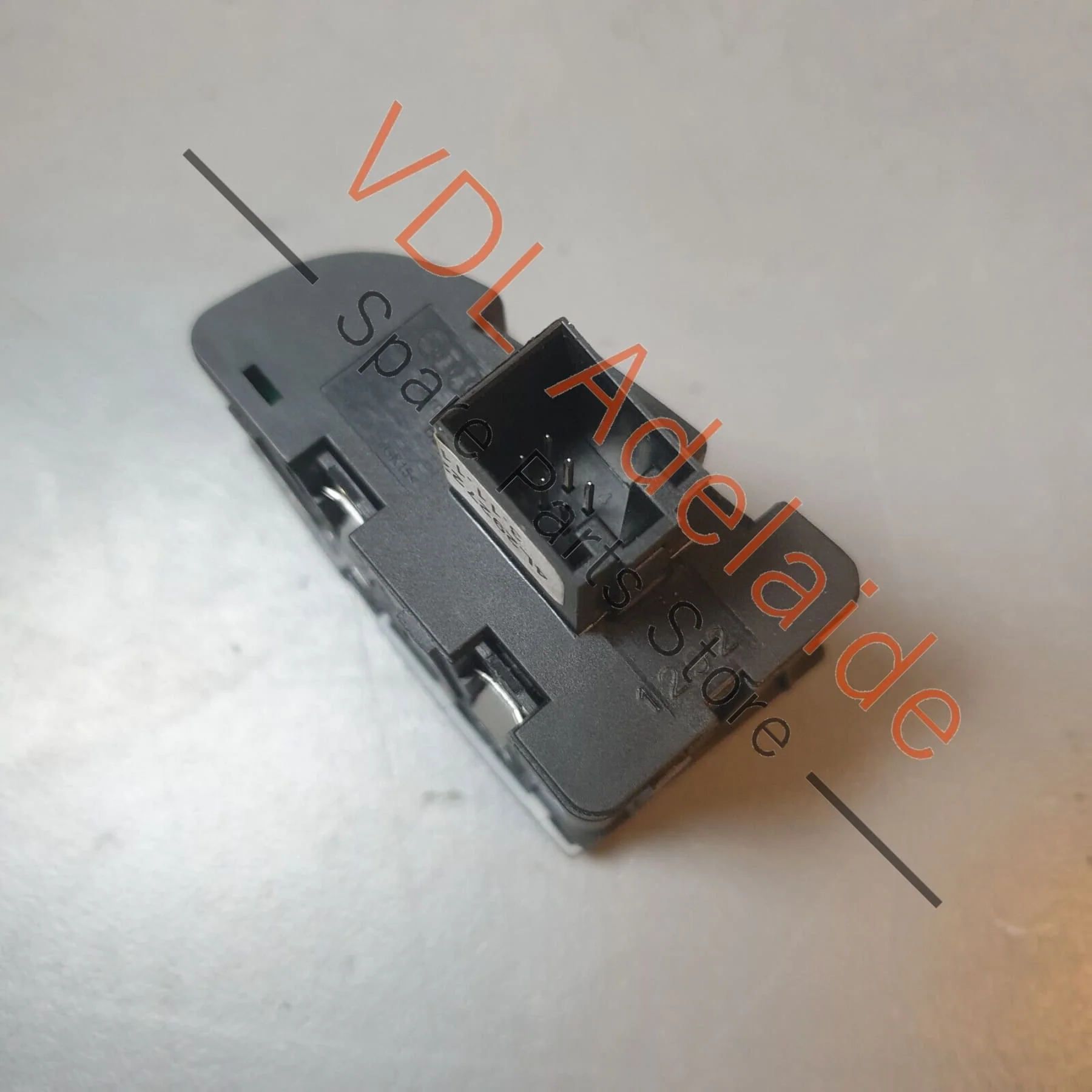 Audi Q7 6.0L V12 4L Glovebox & MMI Screen Switch 4L2927227VUV - Image 5