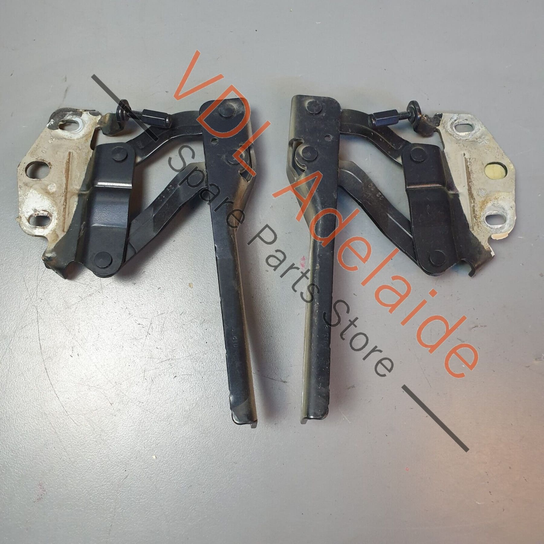 VW R36 Passat 3C B6 Bonnet Lid Hinge Pair Left & Right 3C0823301E 3C0823302E - Image 7
