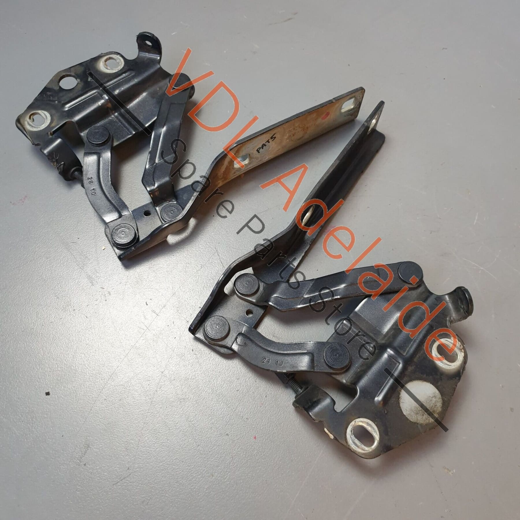 VW R36 Passat 3C B6 Bonnet Lid Hinge Pair Left & Right 3C0823301E 3C0823302E - Image 8