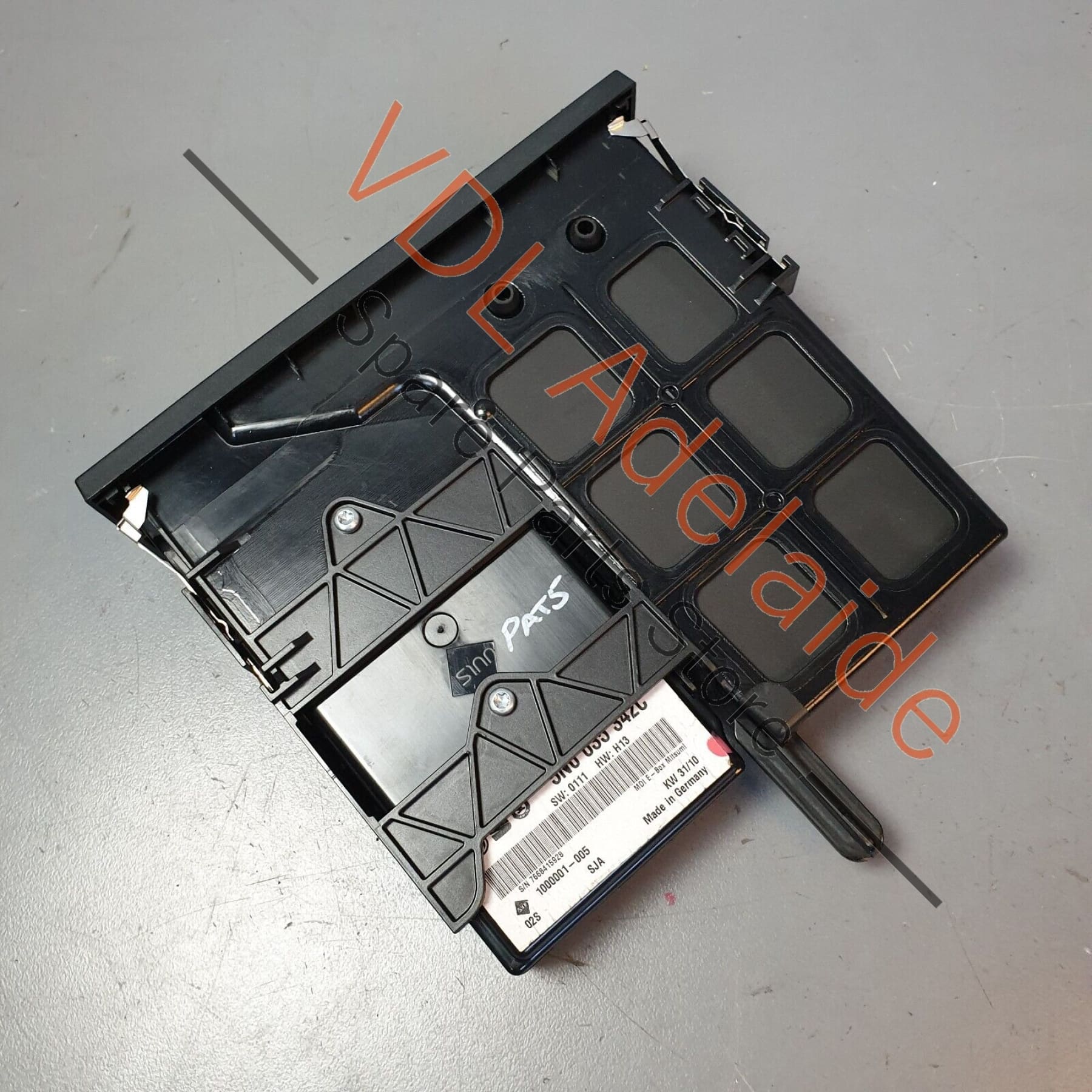 VW R36 Passat 3C B6 MEDIA-IN Socket With Integrated Control Unit 5N0035341D - Image 2