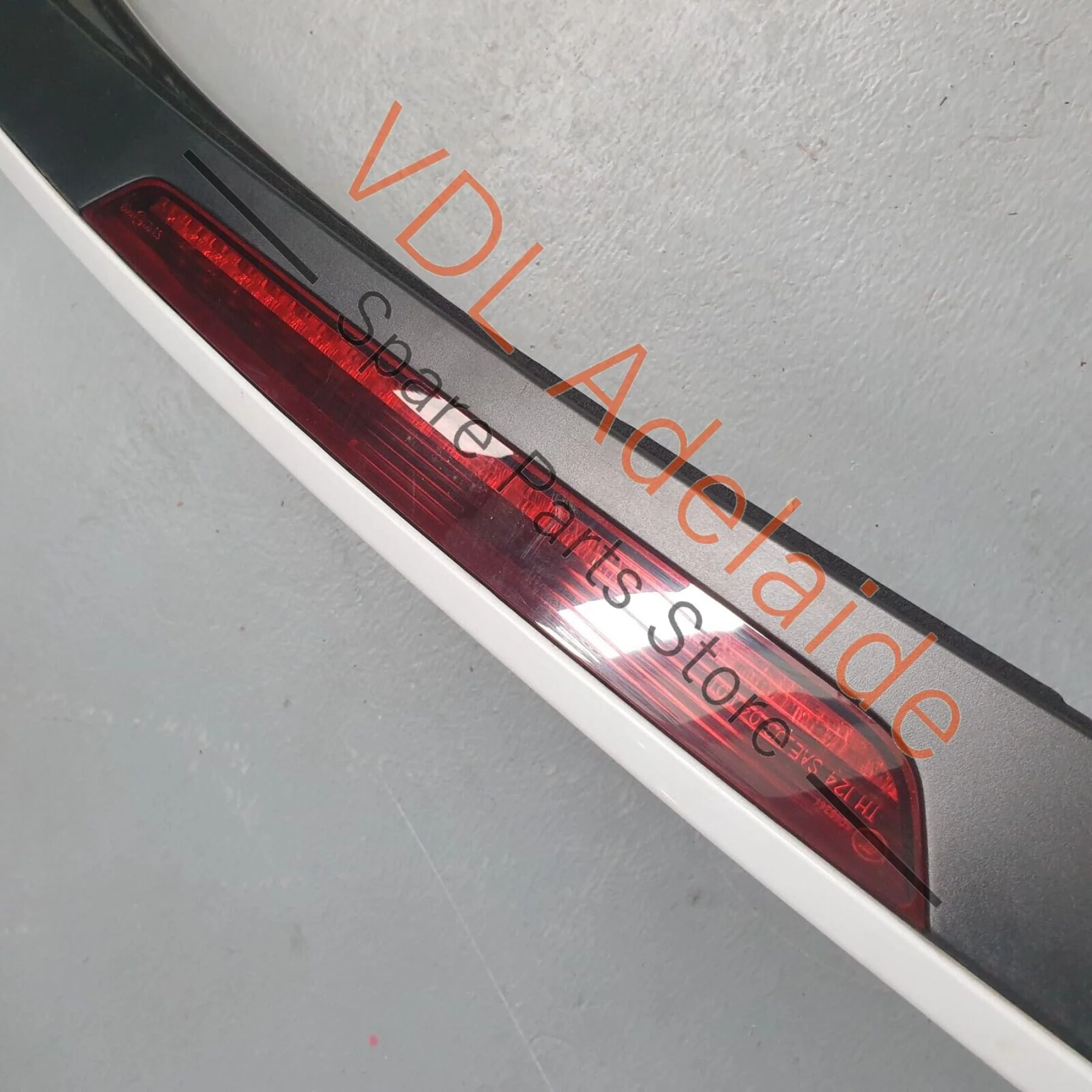 Audi Q7 6.0L V12 4L Rear Boot Spoiler Wing with Third Brake Light - Image 6