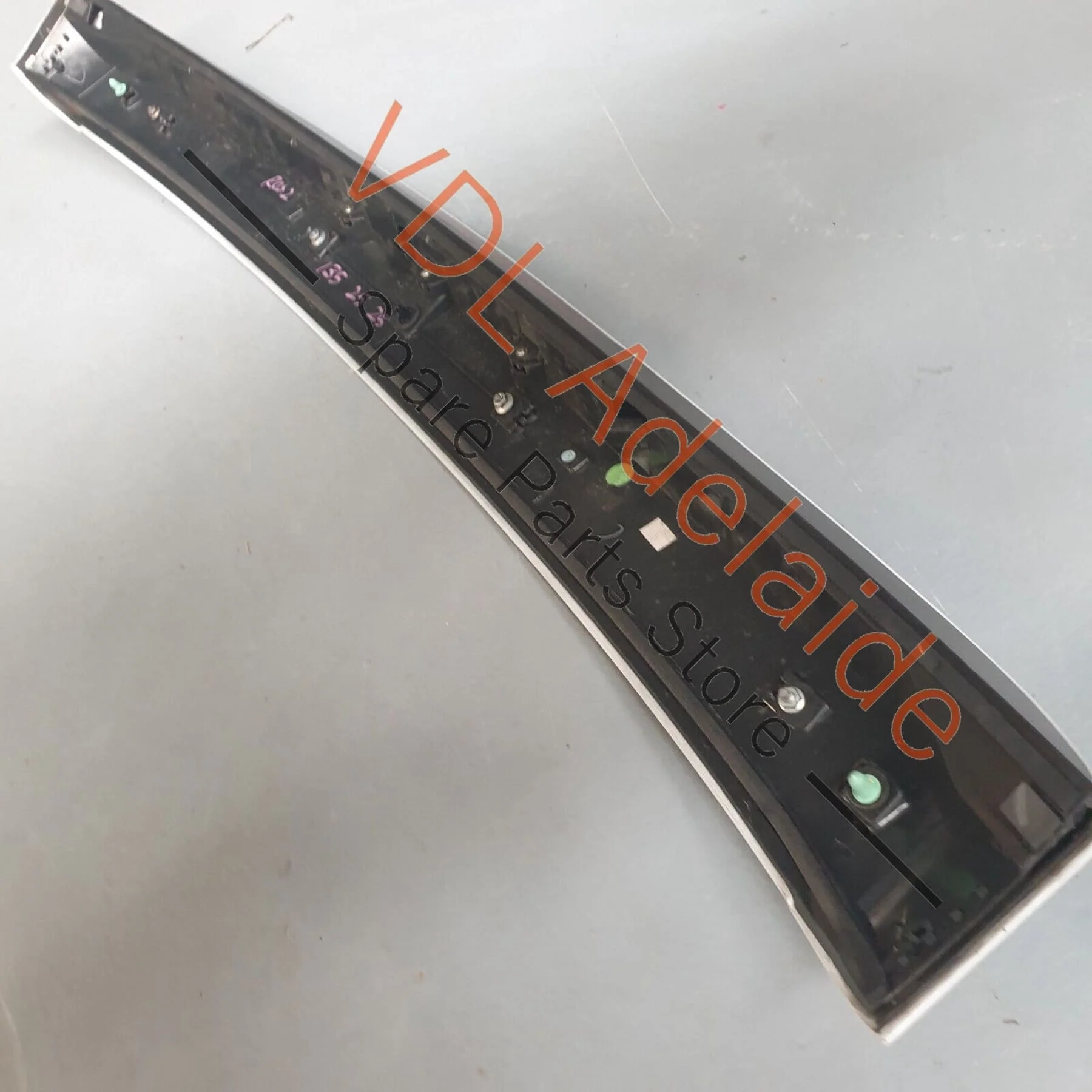 Audi Q7 6.0L V12 4L Rear Boot Spoiler Wing with Third Brake Light - Image 8