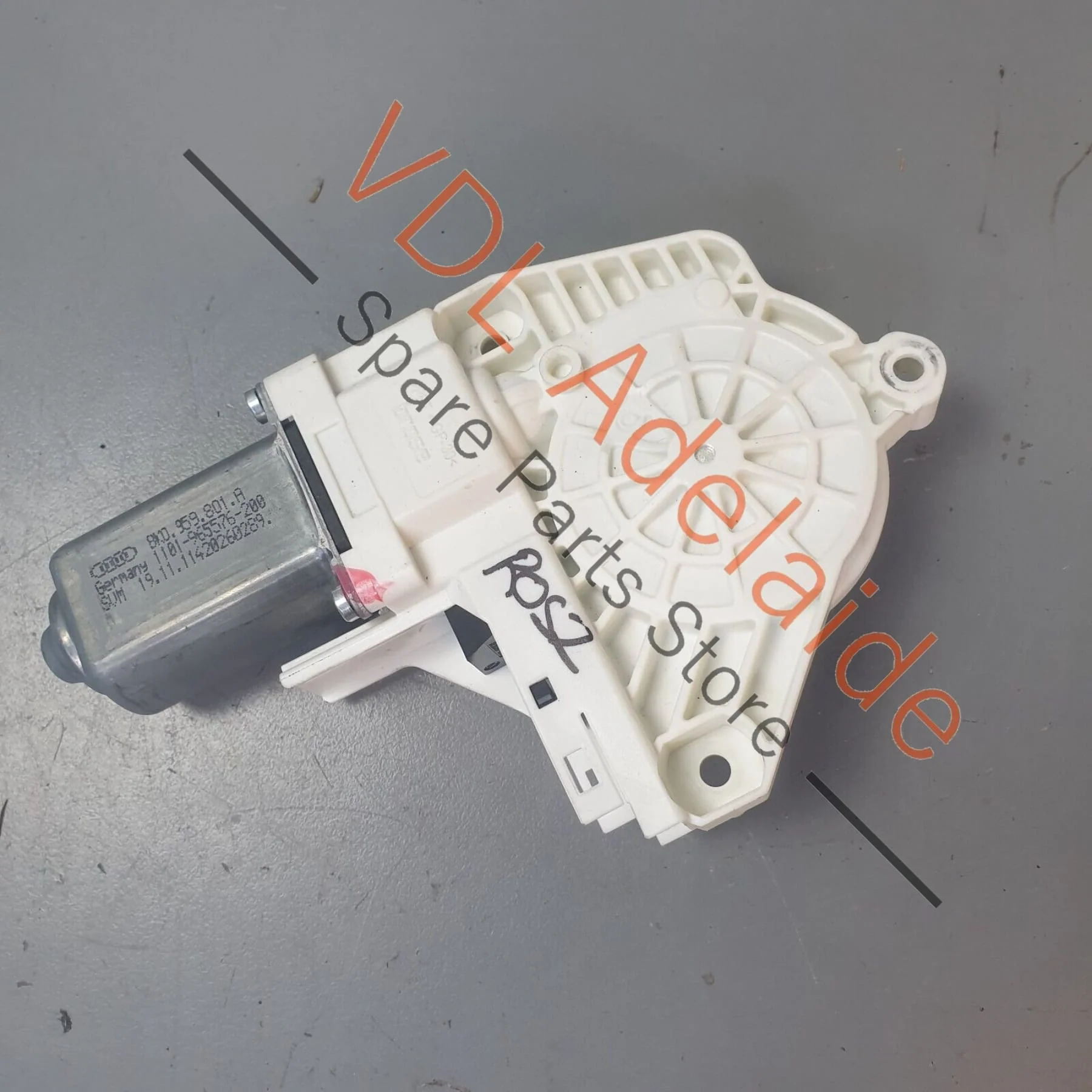 Audi Q7 6.0 V12 4L Right Side Power Window Regulator Motor 8T0959801B 8K0959801A - Image 3
