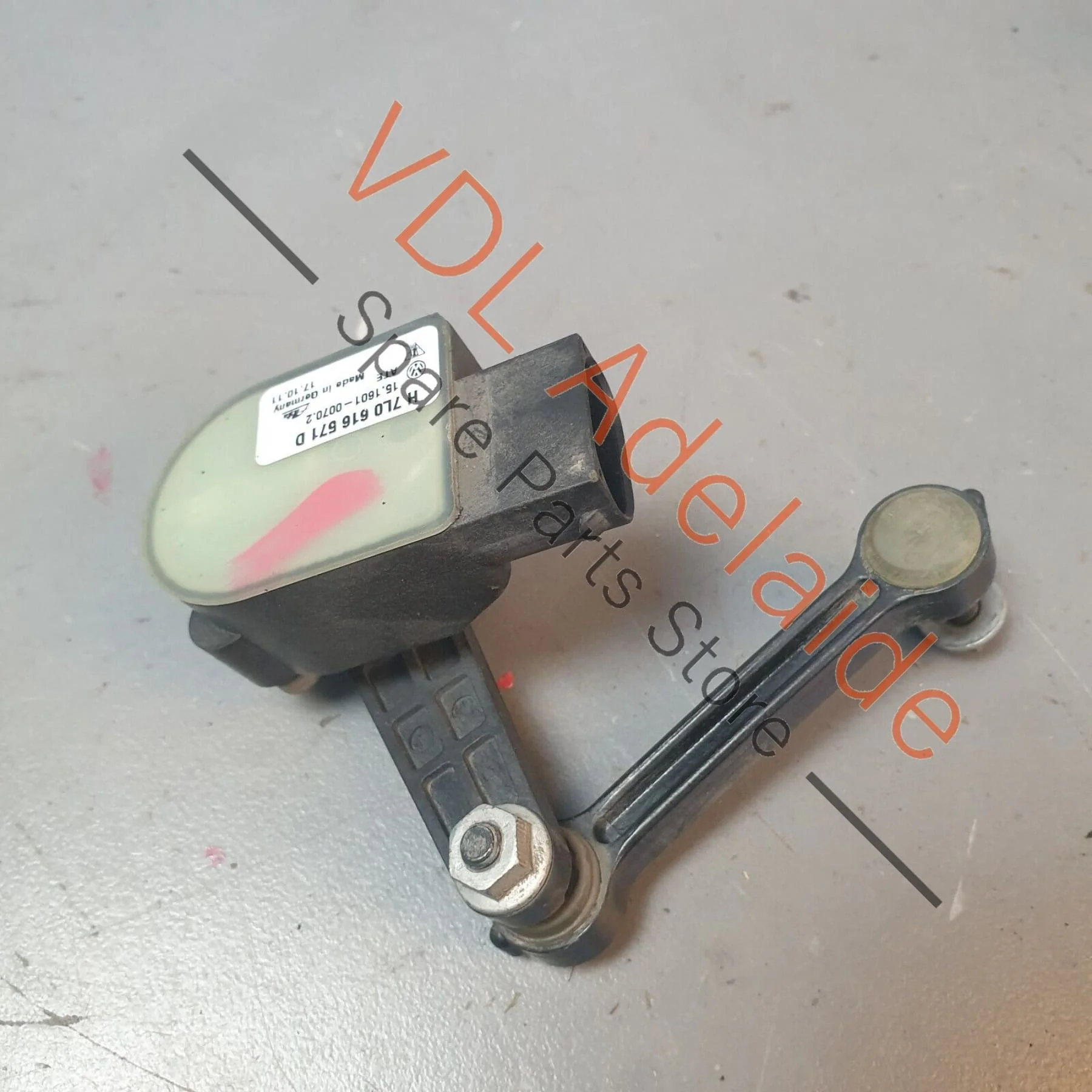 Audi Q7 6.0L V12 4L Rear Level Sensor for Models with Air Suspension 7L0616571D