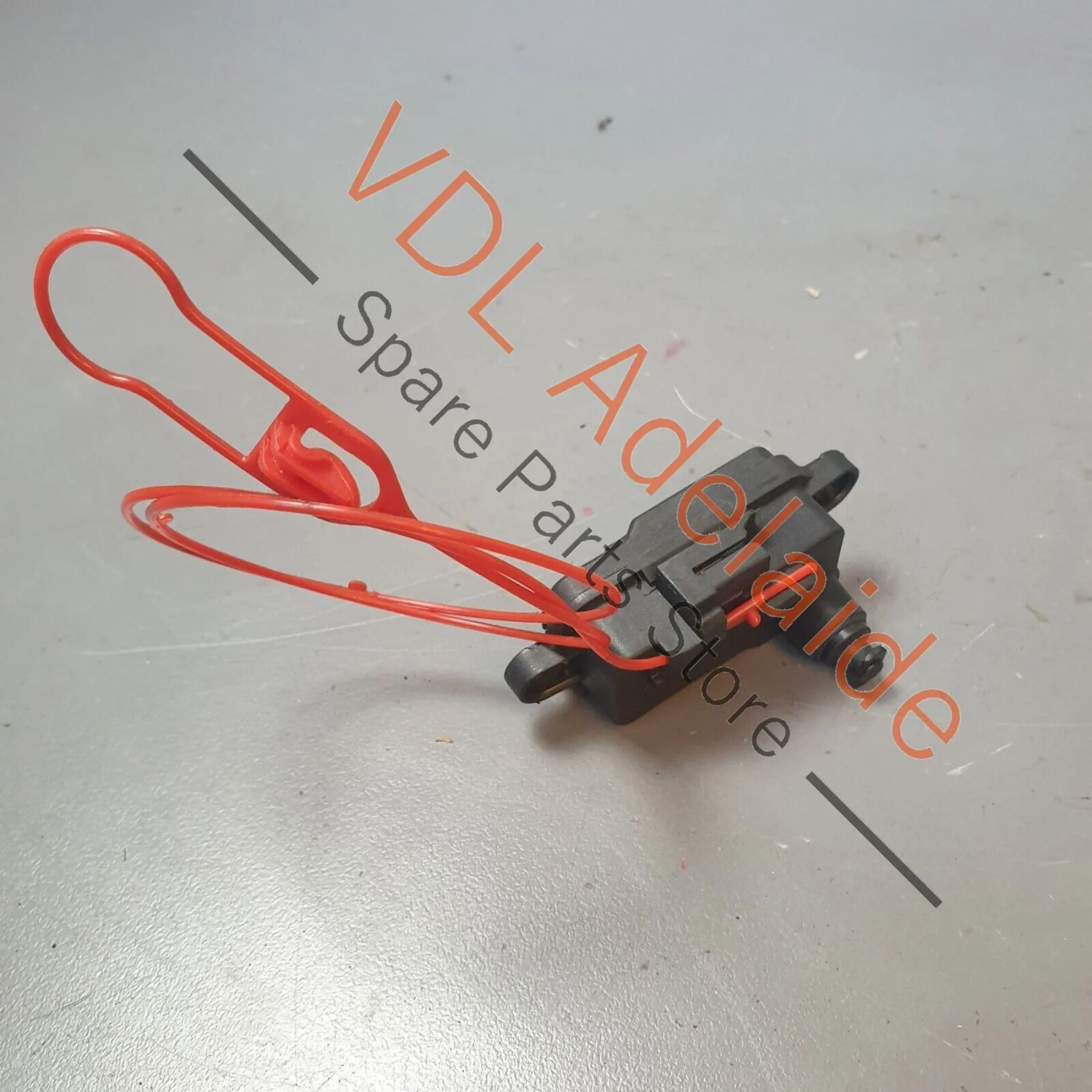Audi Q7 6.0L V12 4L Fuel Filler Flap Release Throttle Control Element 4L0862153C