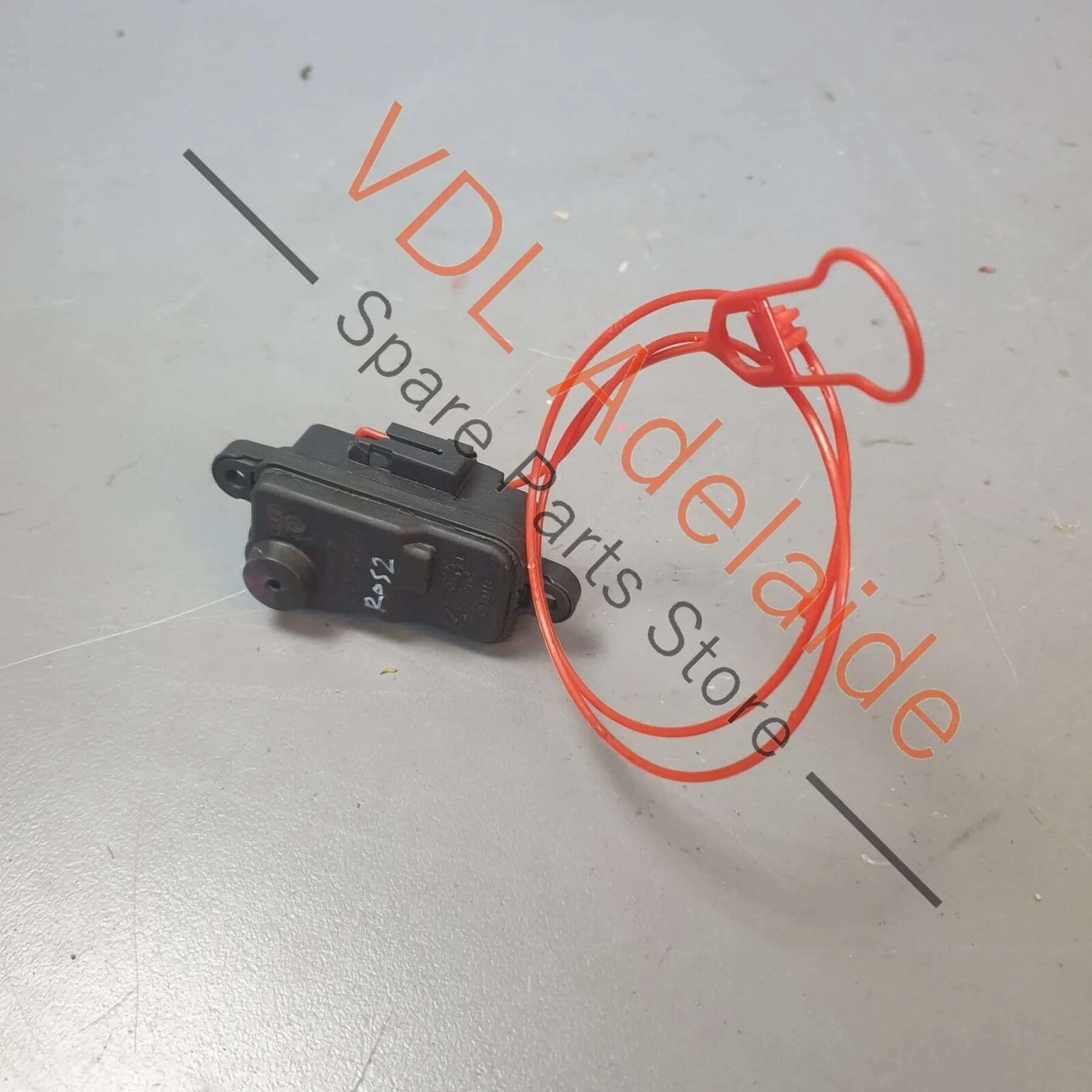 Audi Q7 6.0L V12 4L Fuel Filler Flap Release Throttle Control Element 4L0862153C - Image 6