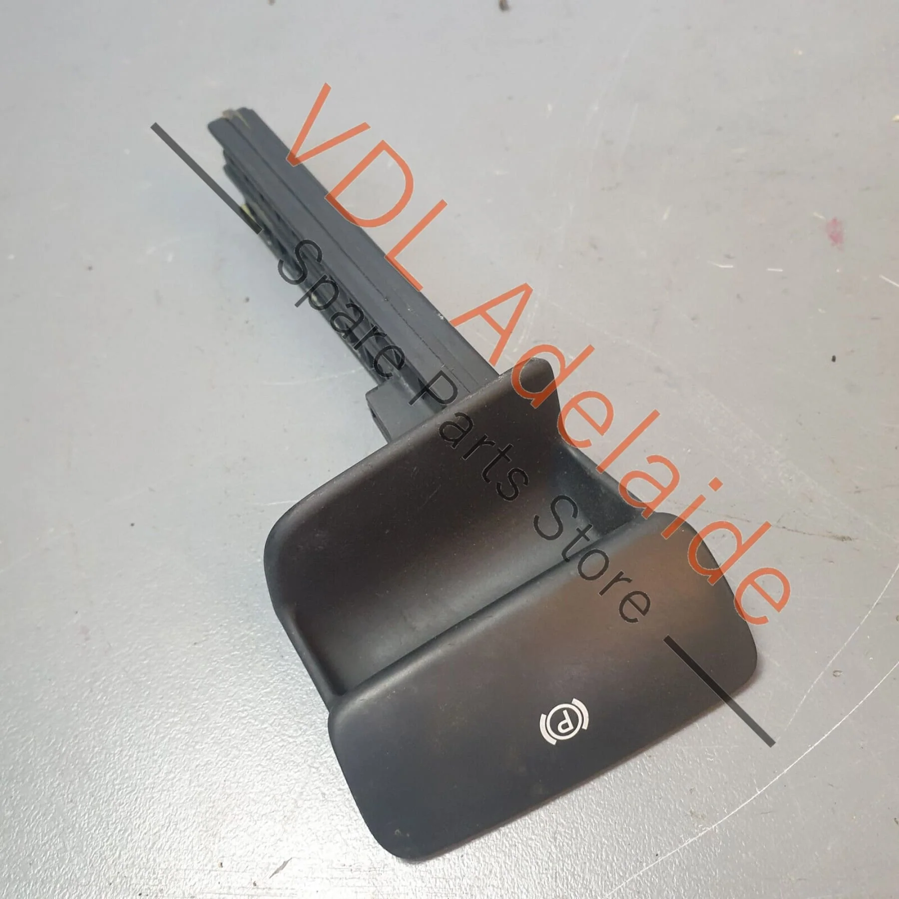 Audi Q7 6.0L V12 4L Park Brake Release Actuator Grip Handle for RHD 4L2711814 / 4L2711878