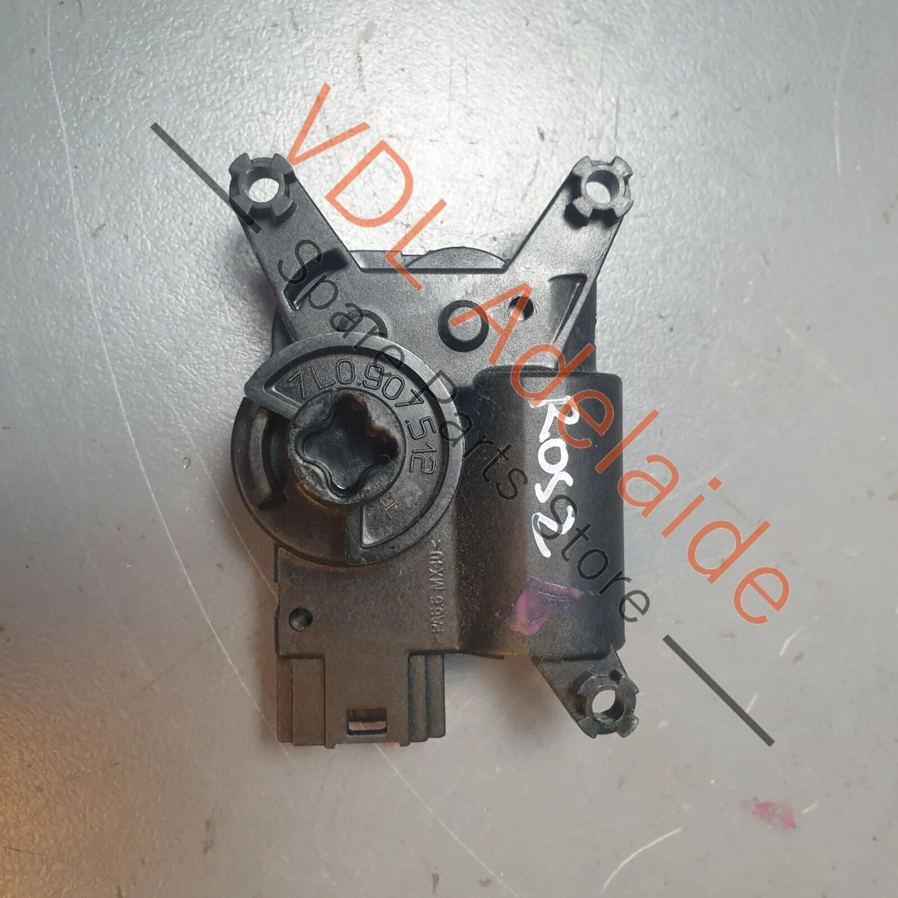 Audi Q7 6.0L V12 4L Left Temperature Regulating Flap Control Motor 7L0907512F - Image 8