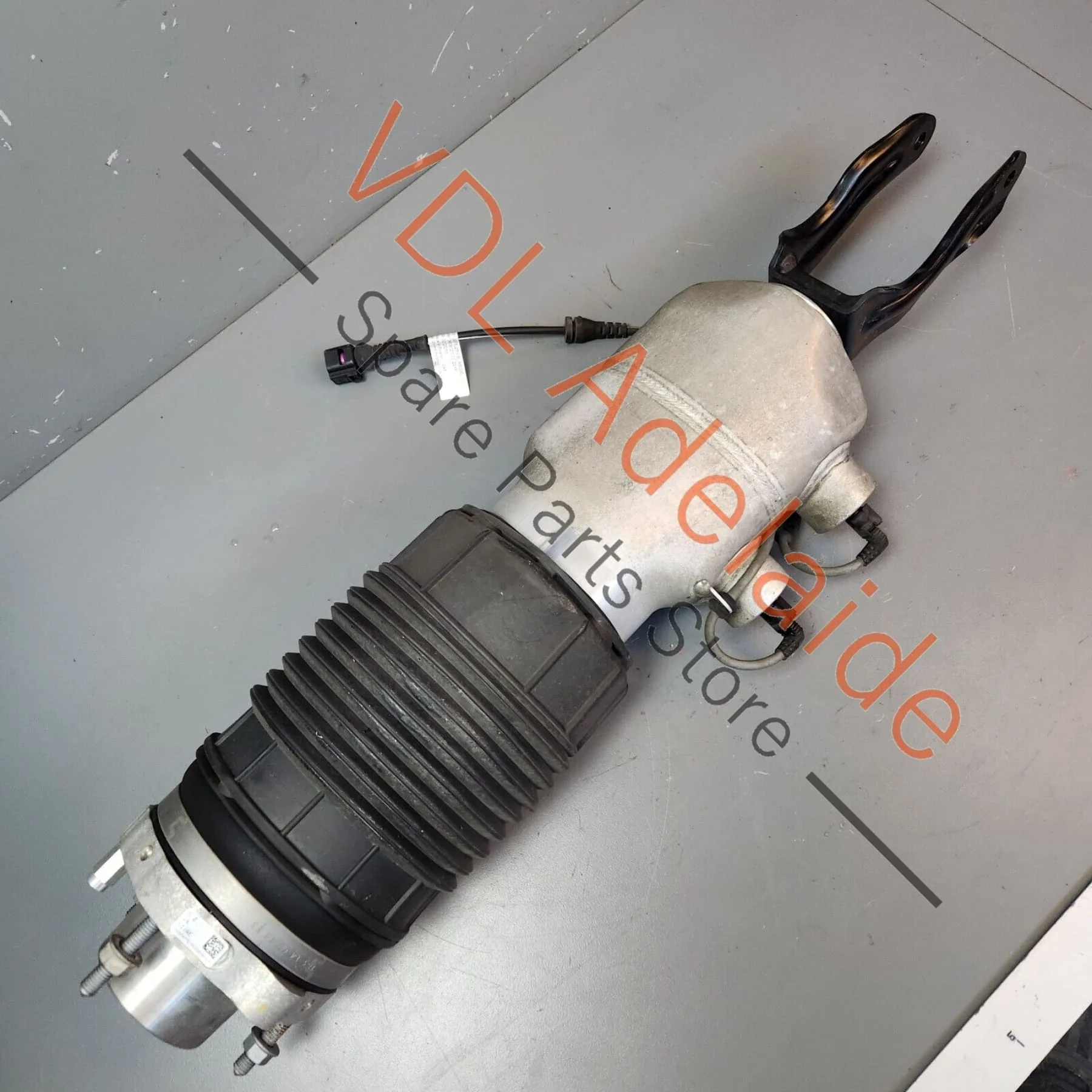 Porsche Panamera 971 Right RHS Front Suspension Air Spring Strut Shock Absorber
