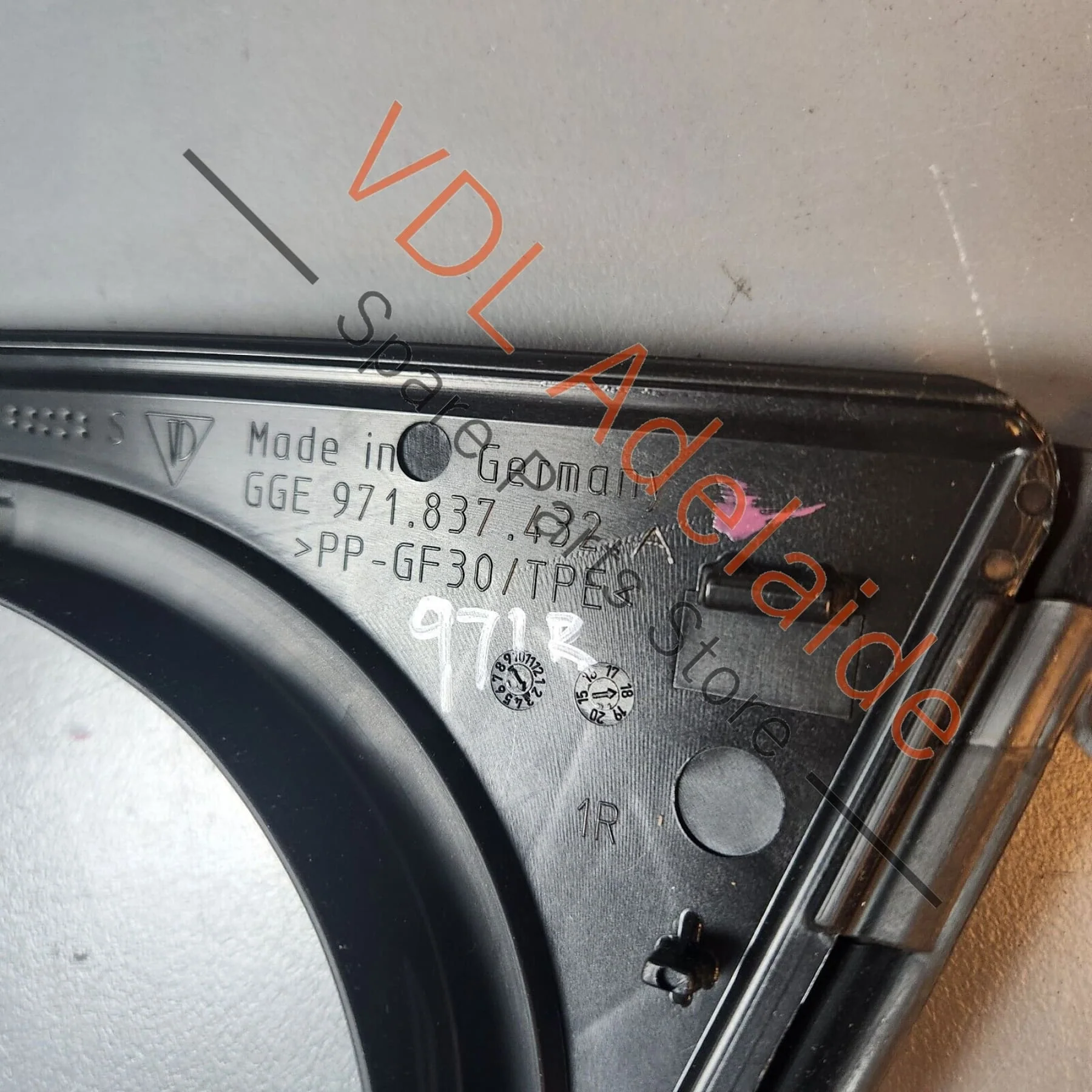 Porsche Panamera 971 Front Right Door Window Seal Guide 971837432 - Image 2