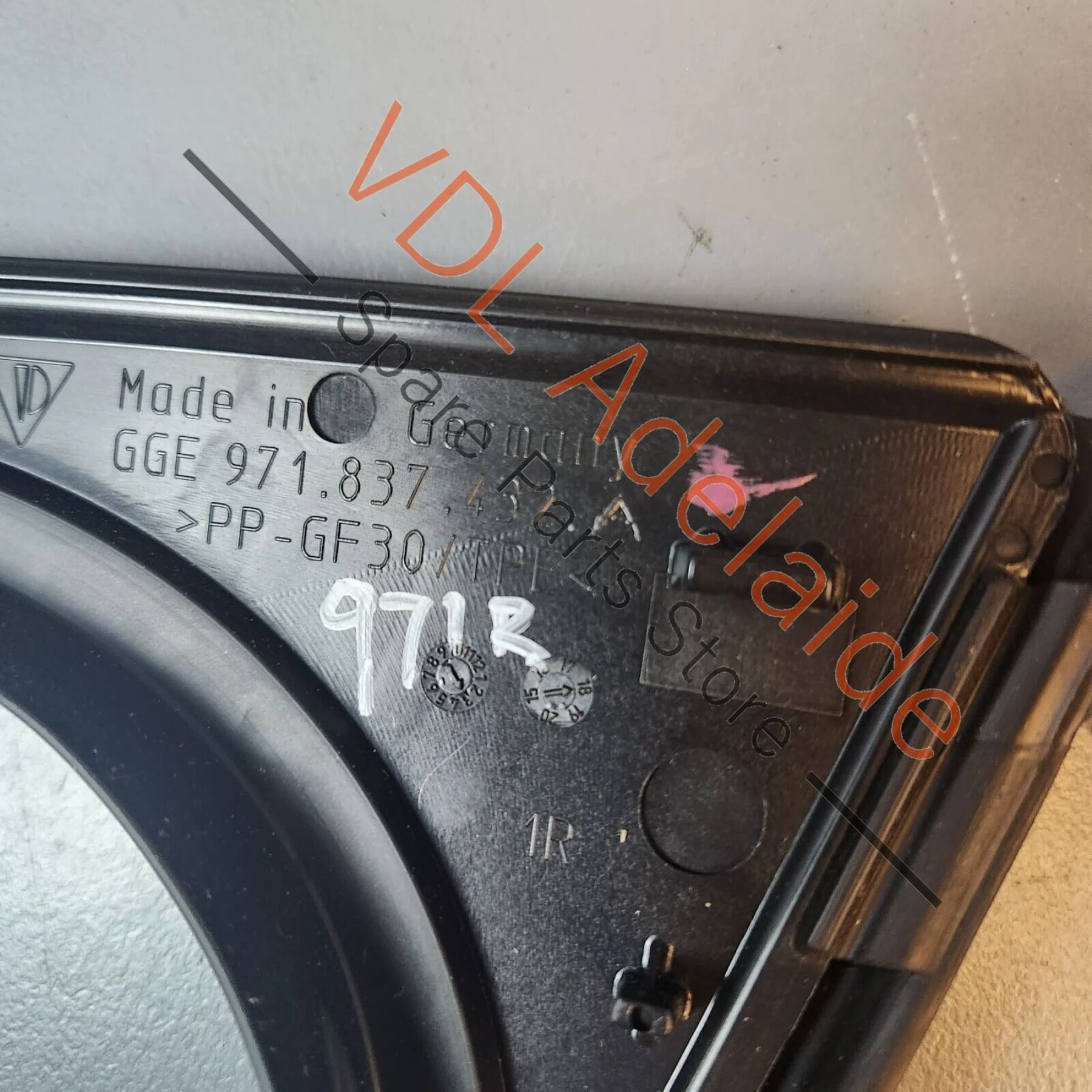 Porsche Panamera 971 Front Right Door Window Seal Guide 971837432 - Image 3