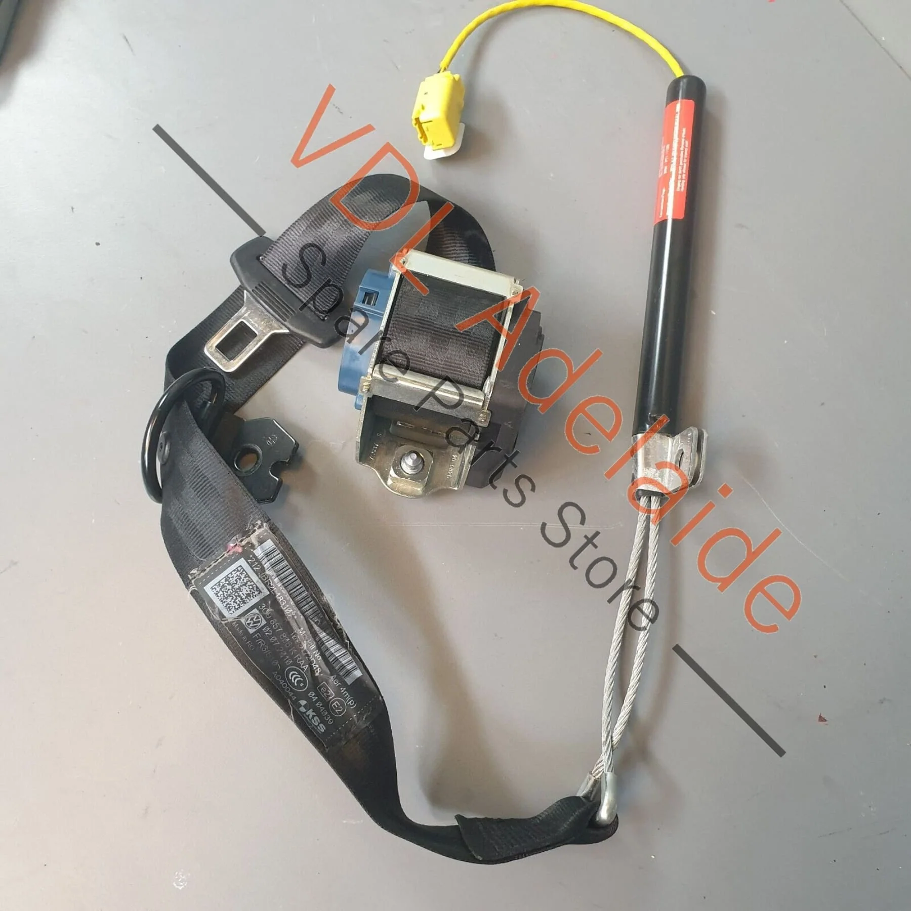 VW R36 Passat 3C B6 Front Left Three-Point Seat Safety Belt 3C1857705P RAA - Image 3