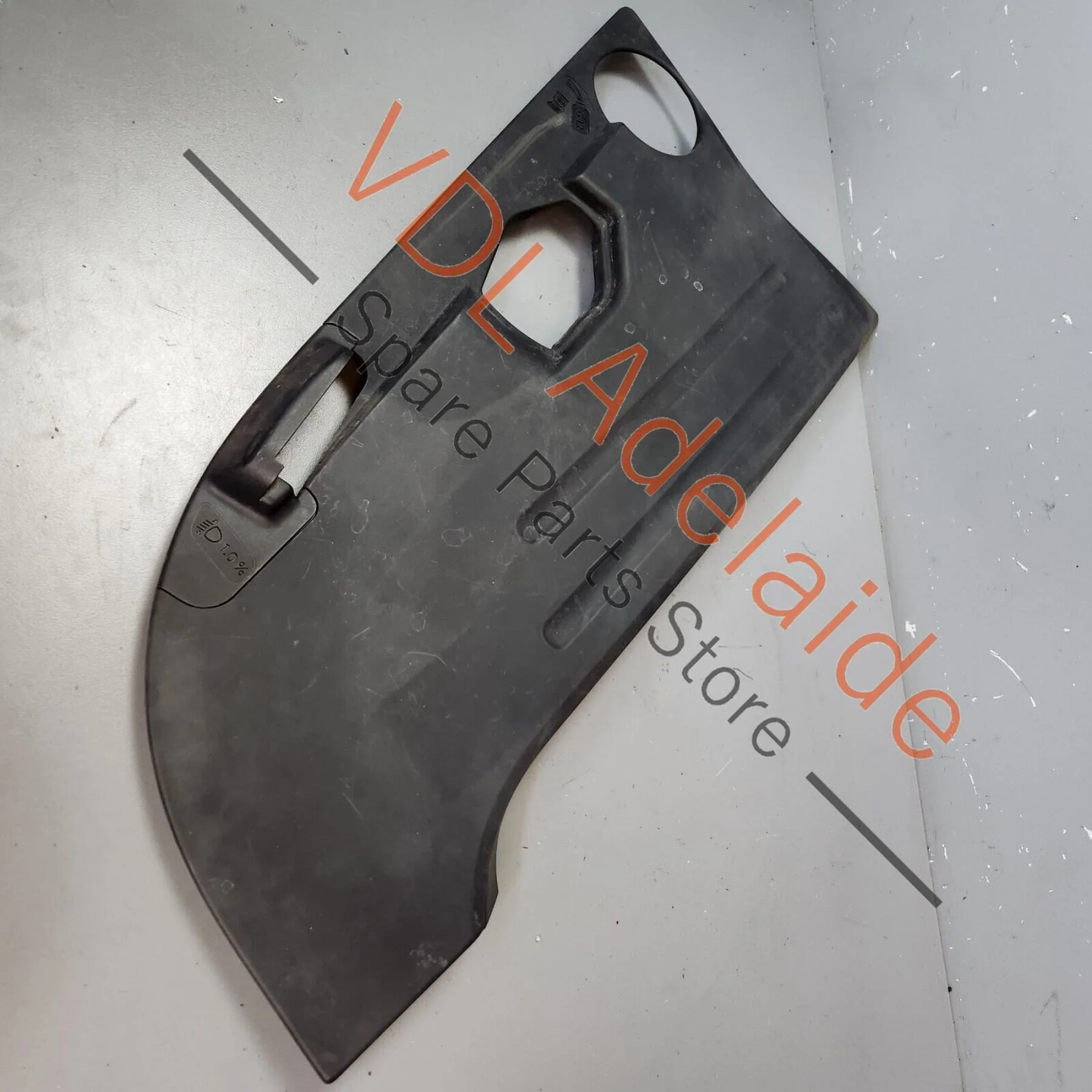 Volkswagen VW Touareg 7L R50 Engine Compartment Trim Right Side for 10 Cylinder